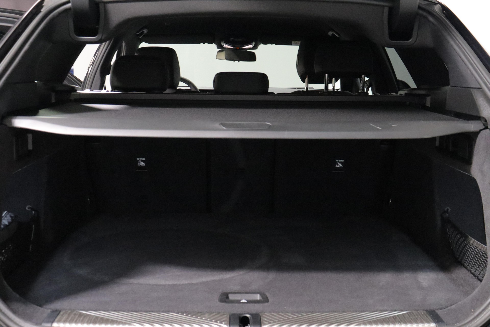 BMW 520d xDrive Touring-image-12