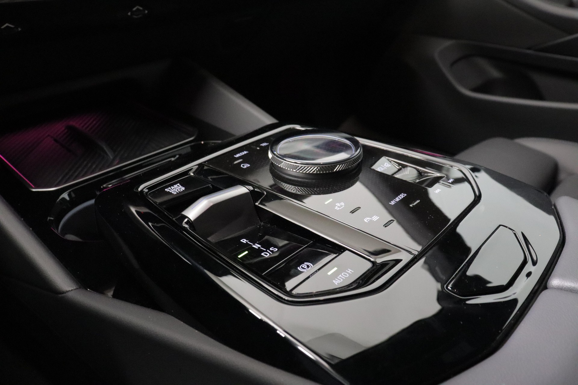 BMW 520d xDrive Touring-image-14