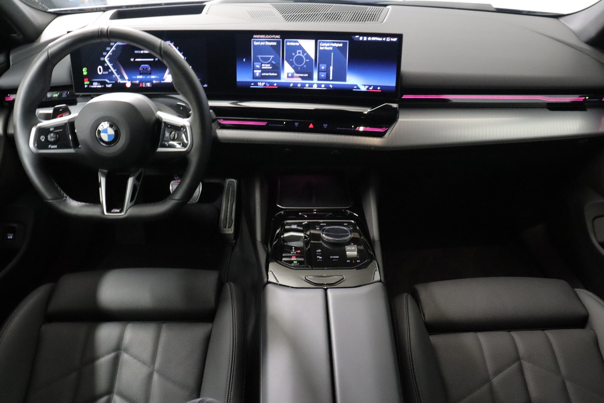 BMW 520d xDrive Touring-image-6