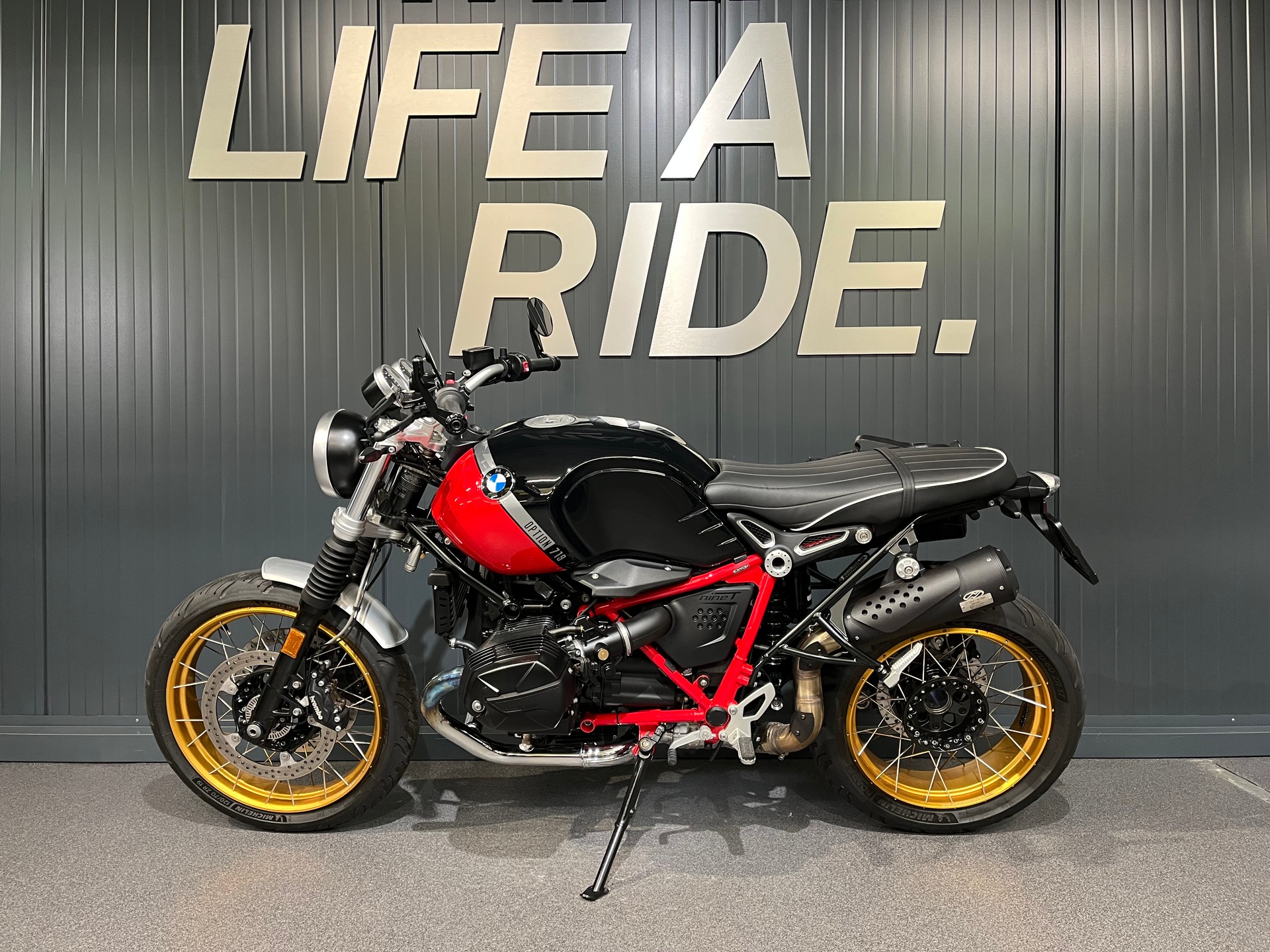 BMW R nineT Urban G/S Wilbers Fahrwerk-showroom-element-2