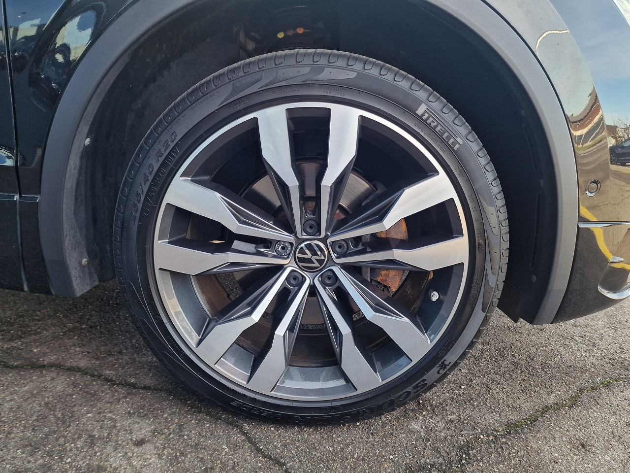 VW Tiguan 2.0TSI R-Line 4Motion DSG-image-29