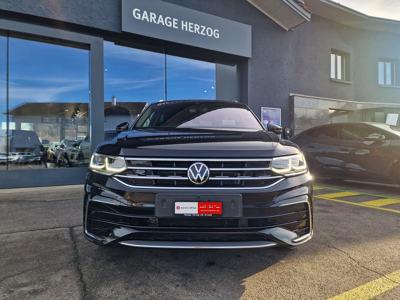VW Tiguan 2.0TSI R-Line 4Motion DSG-image-8