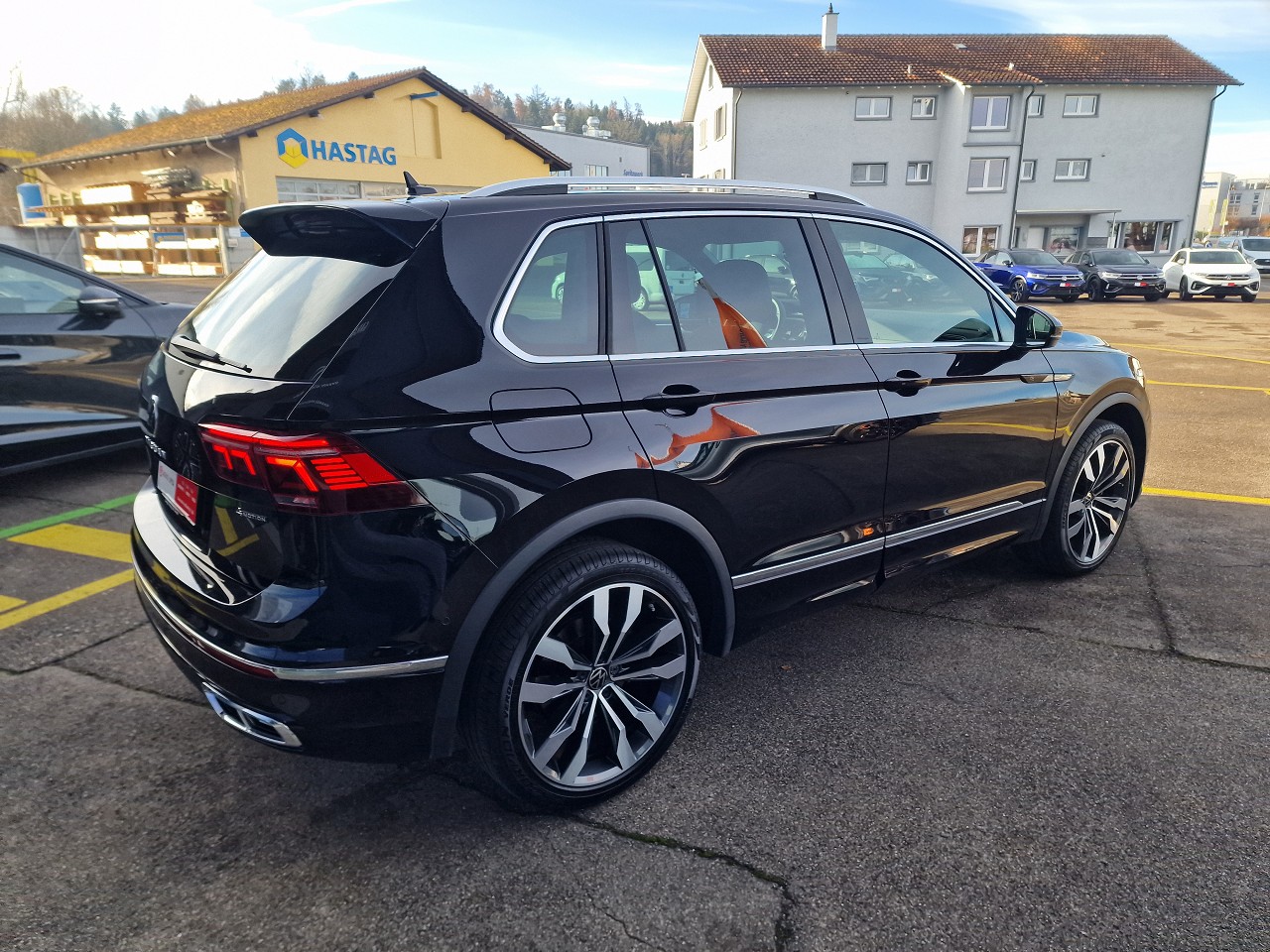 VW Tiguan 2.0TSI R-Line 4Motion DSG-image-5