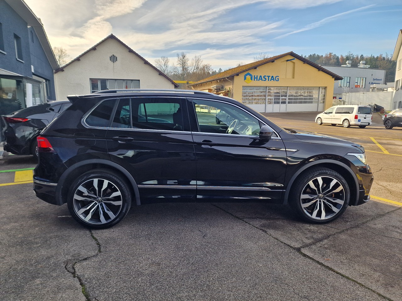 VW Tiguan 2.0TSI R-Line 4Motion DSG-image-6