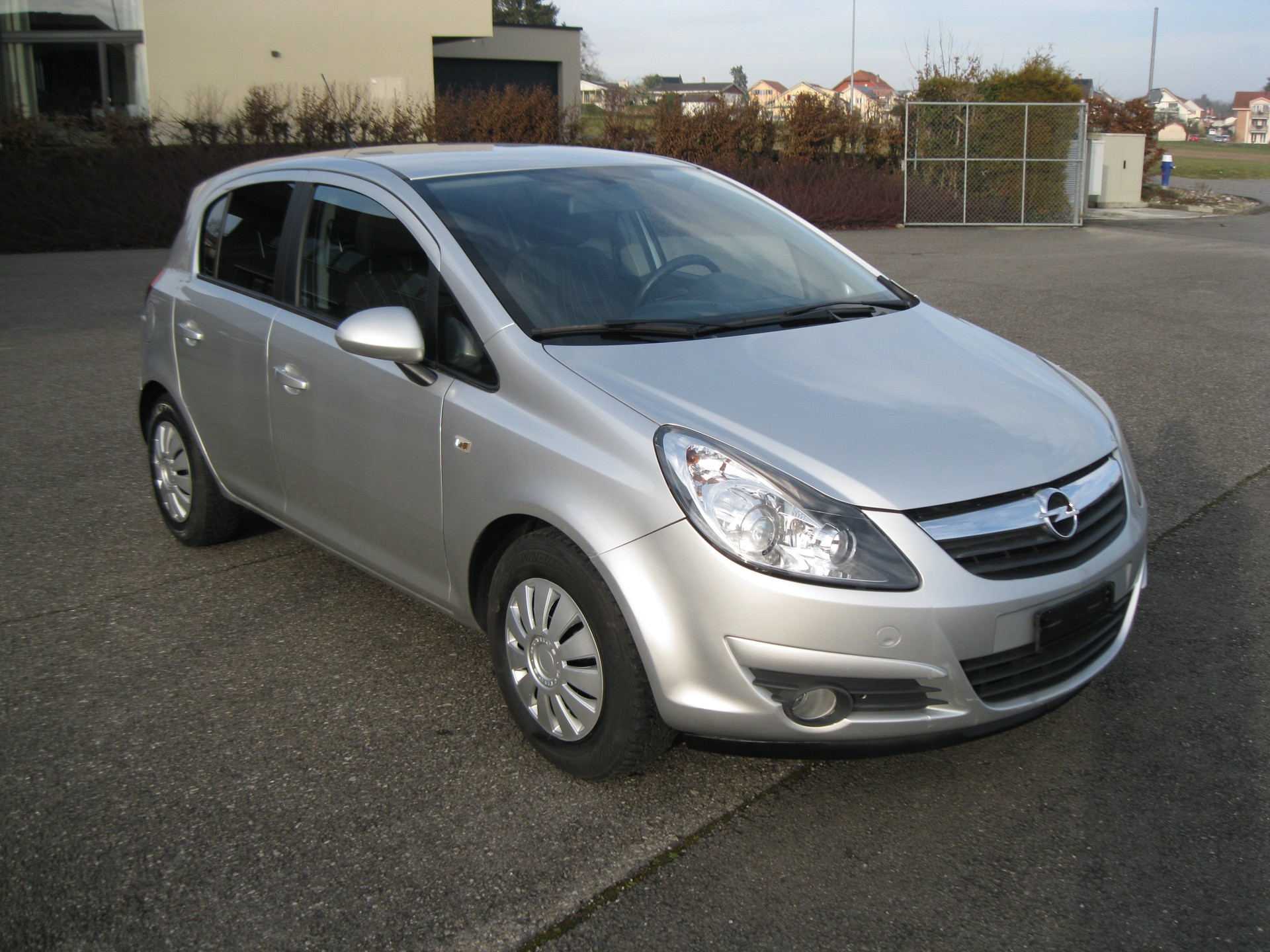 OPEL Corsa 1.4 TP Anniversary Automatic-image-3