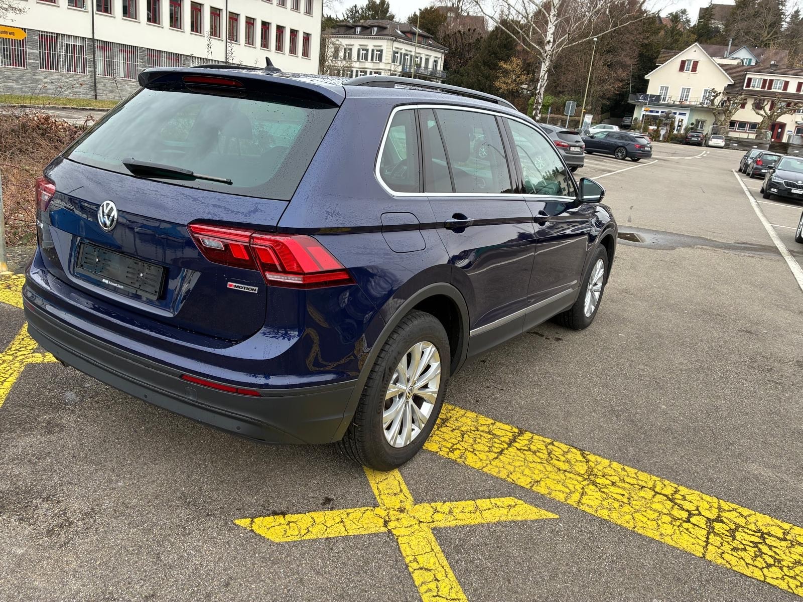 VW Tiguan 2.0TSI Comfortline 4Motion DSG-image-4