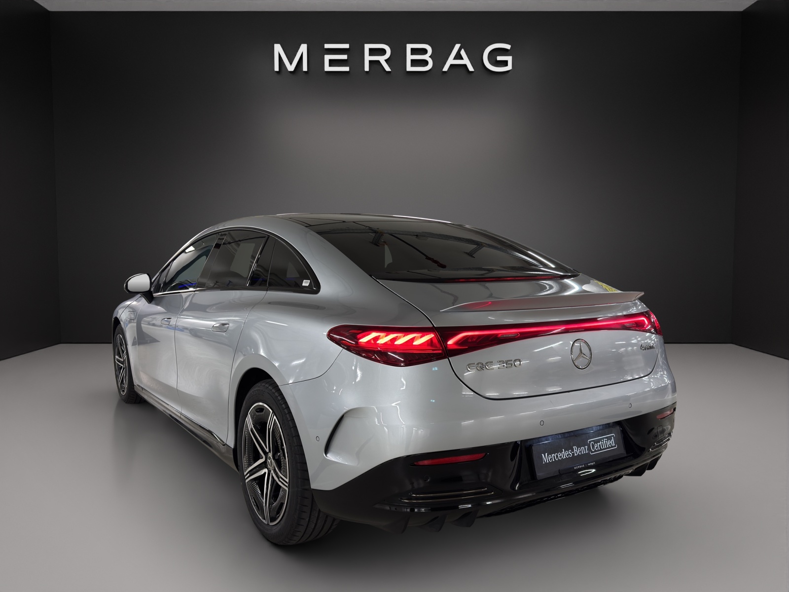 MERCEDES-BENZ EQE 350 4 Matic Executive Edition-image-4
