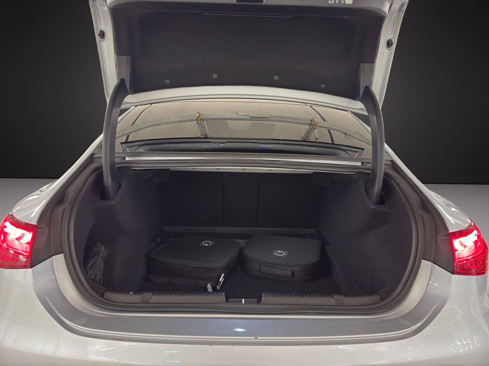 MERCEDES-BENZ EQE 350 4 Matic Executive Edition-image-15