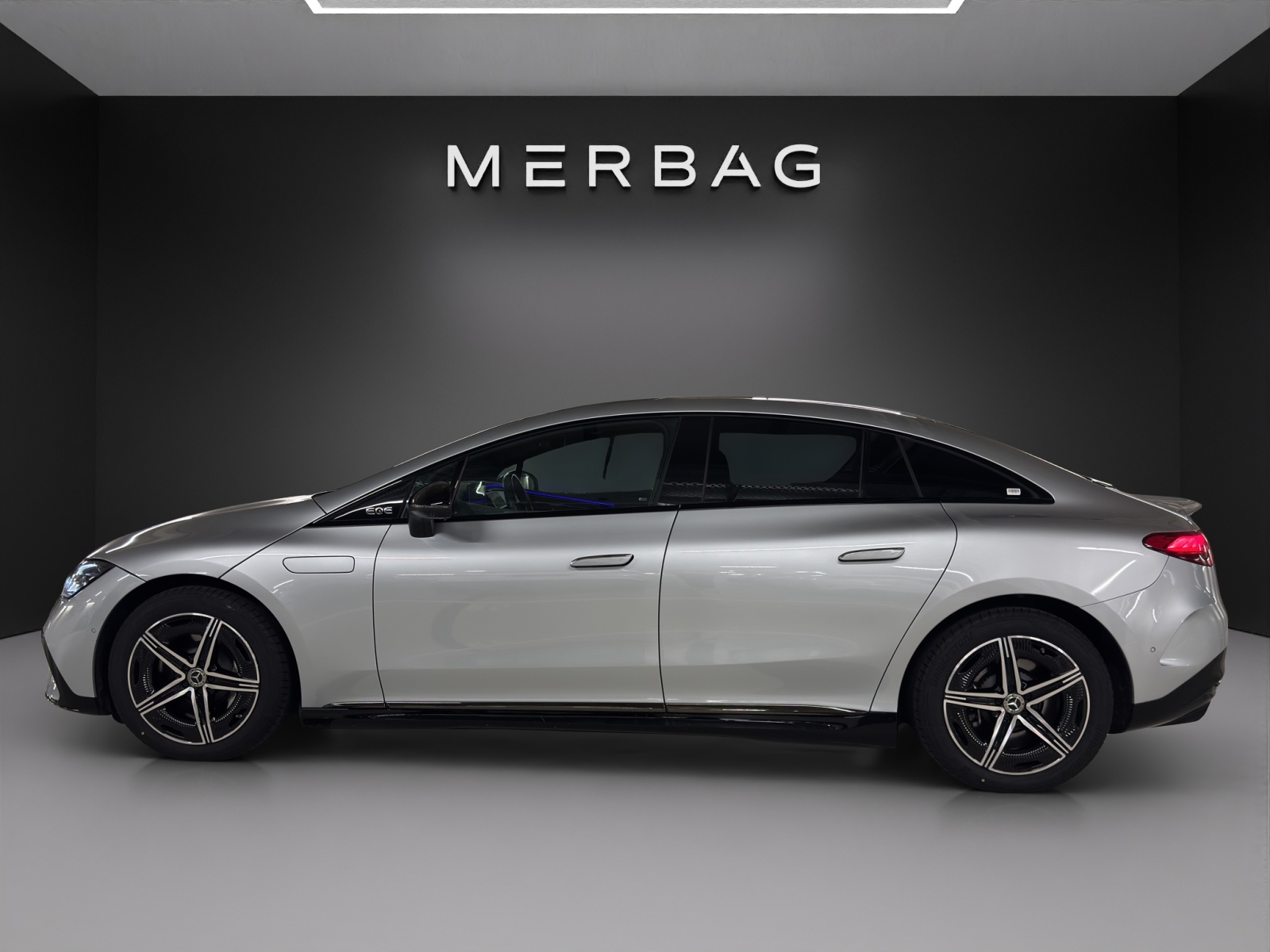MERCEDES-BENZ EQE 350 4 Matic Executive Edition-image-3