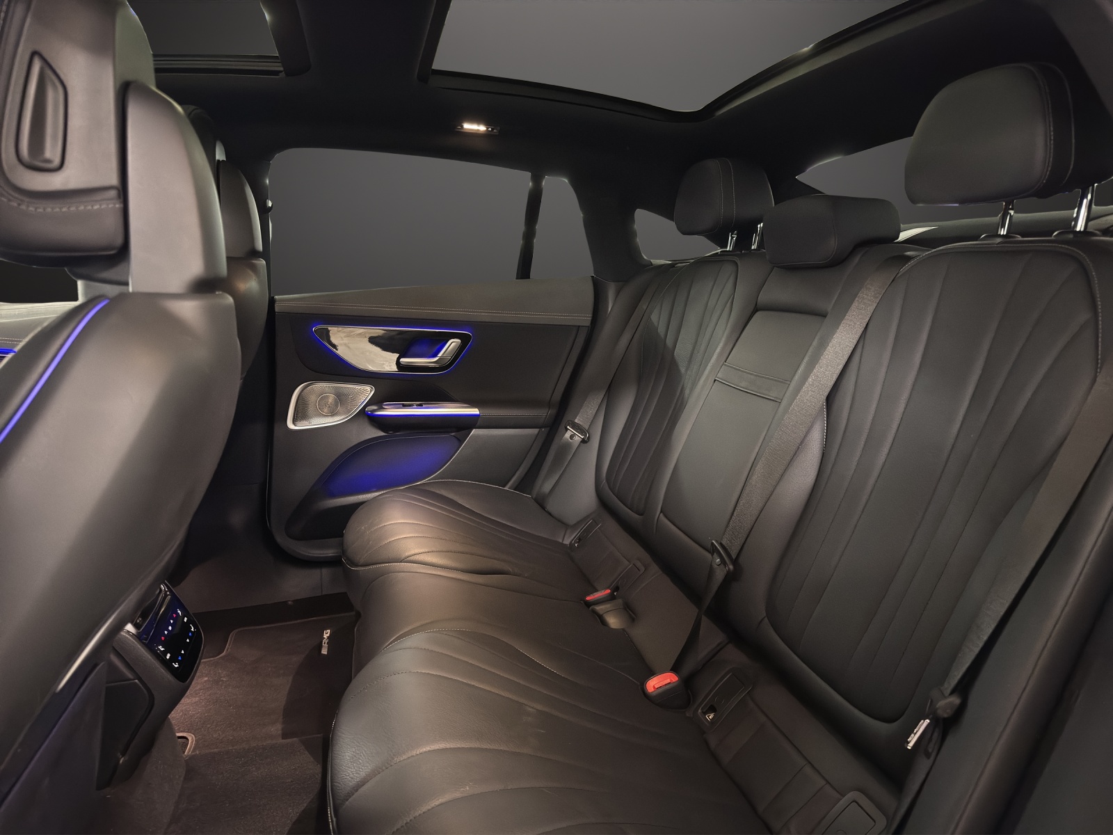 MERCEDES-BENZ EQE 350 4 Matic Executive Edition-image-14