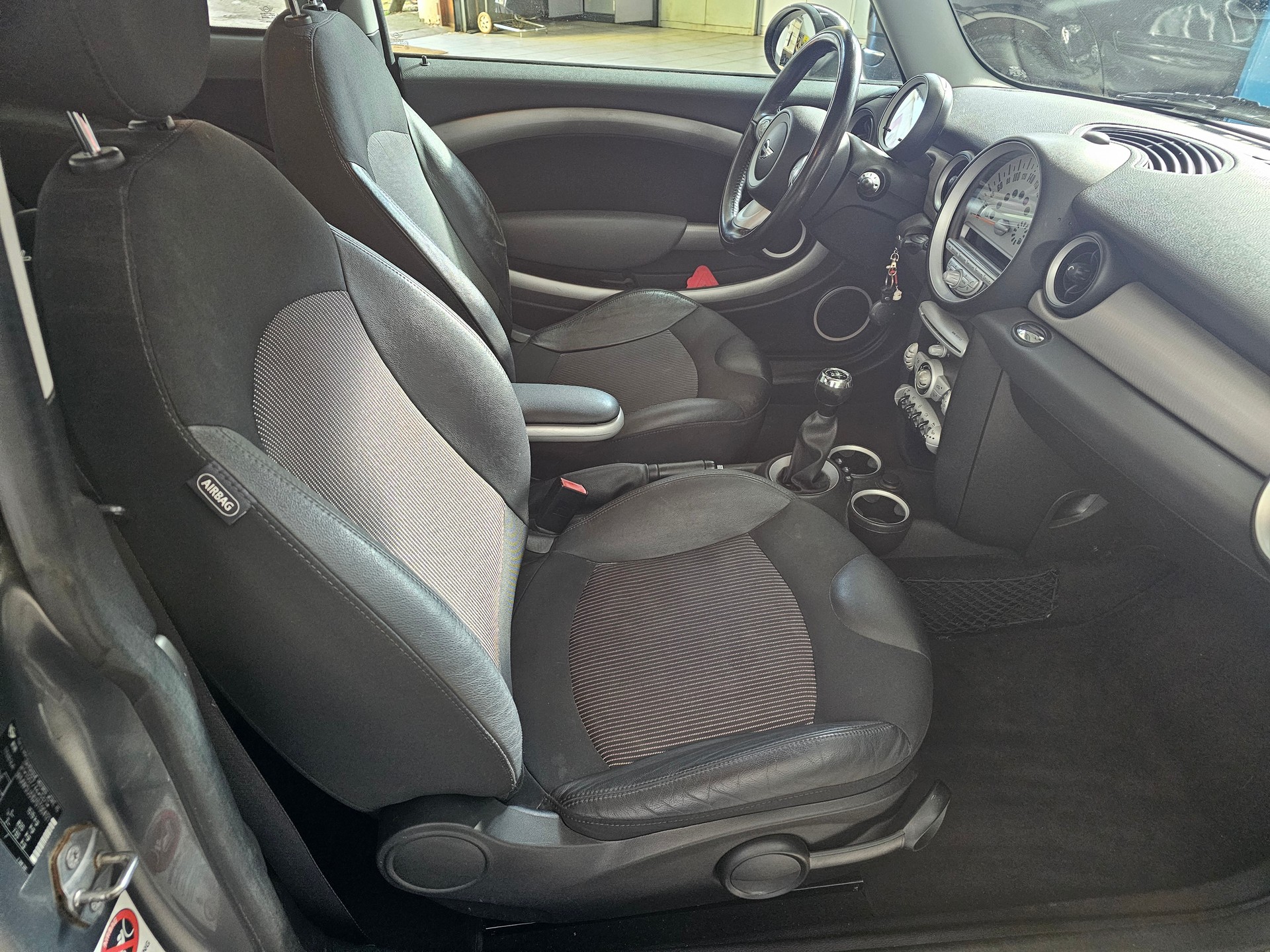 MINI Cooper-image-4