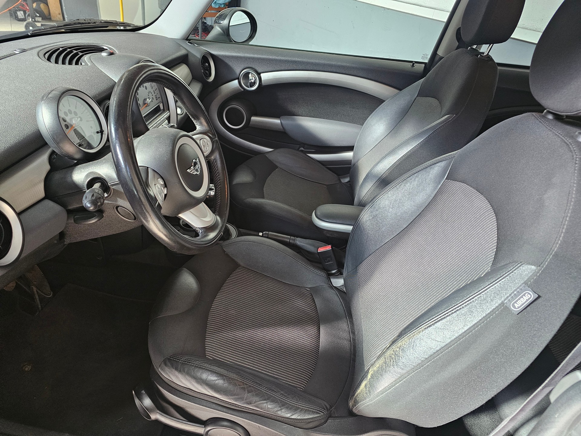 MINI Cooper-image-3