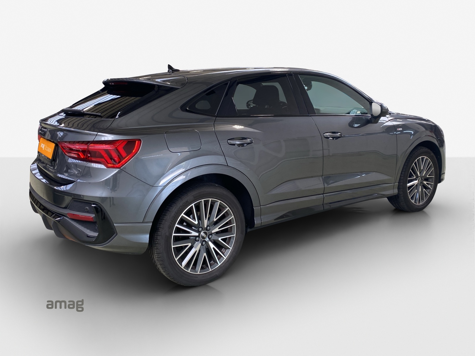 AUDI Q3 Sportback 35 TDI S line Attraction quattro S-tronic-image-4