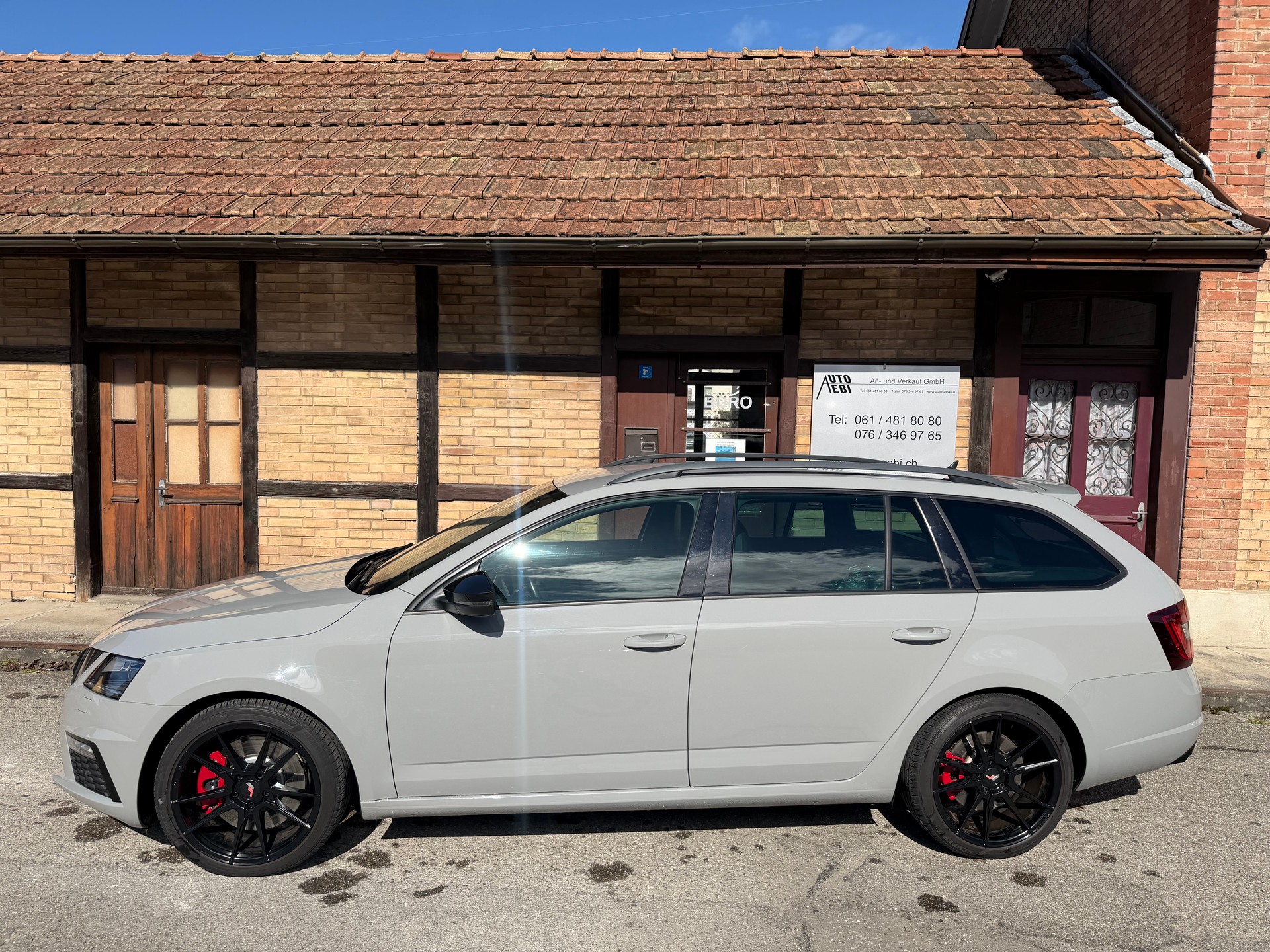 SKODA Octavia Combi 2.0 TSI RS DSG-image-3