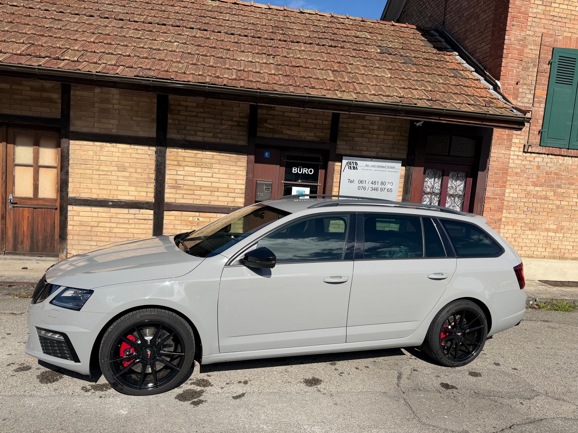 SKODA Octavia Combi 2.0 TSI RS DSG-image-1