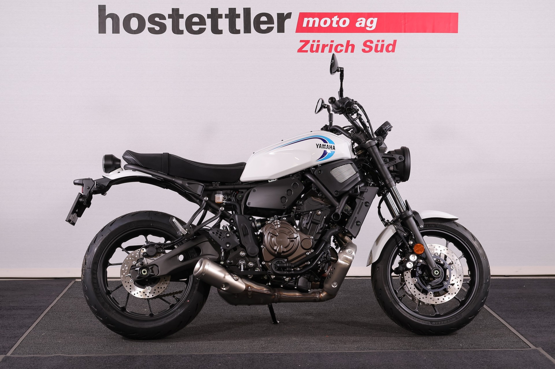 YAMAHA XSR 700-showroom-element-3