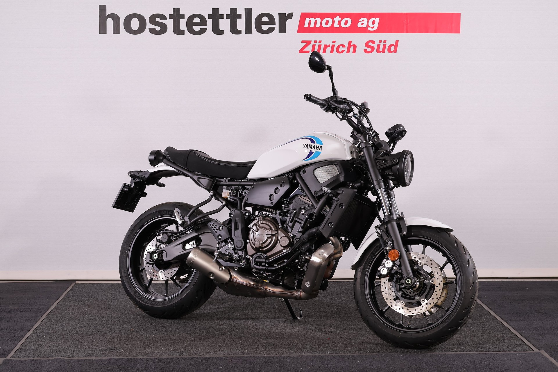 YAMAHA XSR 700-showroom-element-2