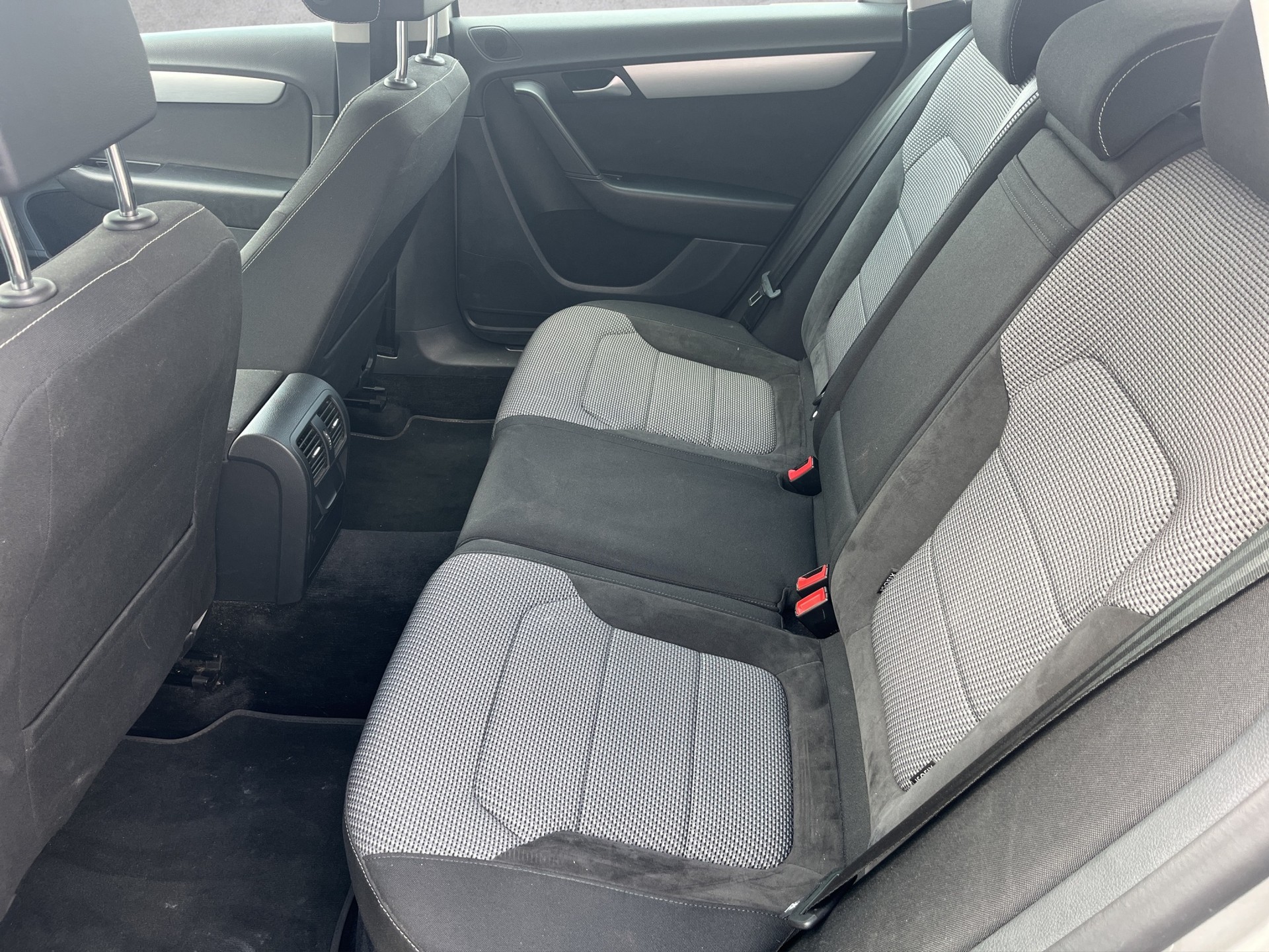 VW Passat Alltrack 2.0 TSI 4Motion DSG-image-11