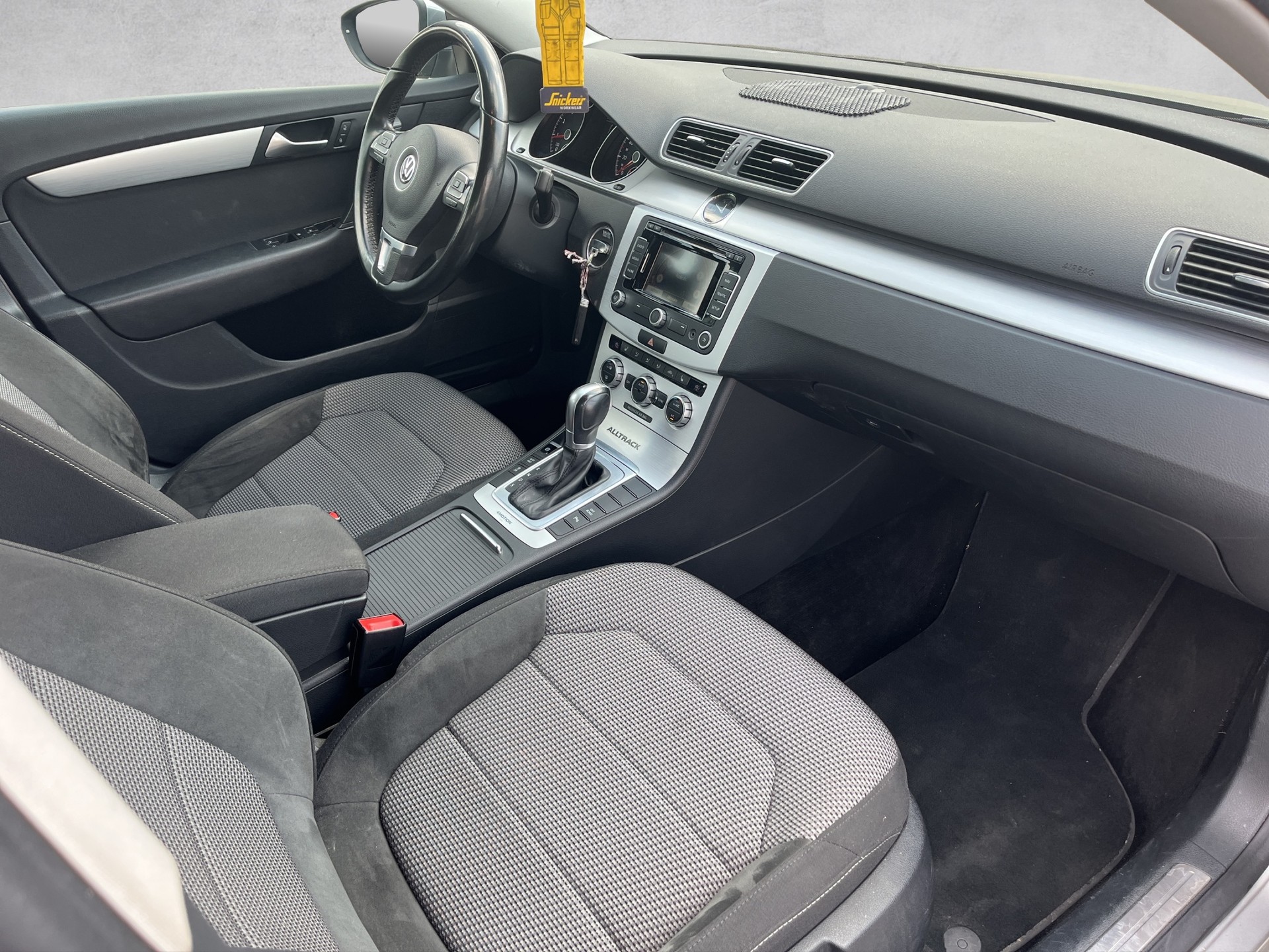 VW Passat Alltrack 2.0 TSI 4Motion DSG-image-12