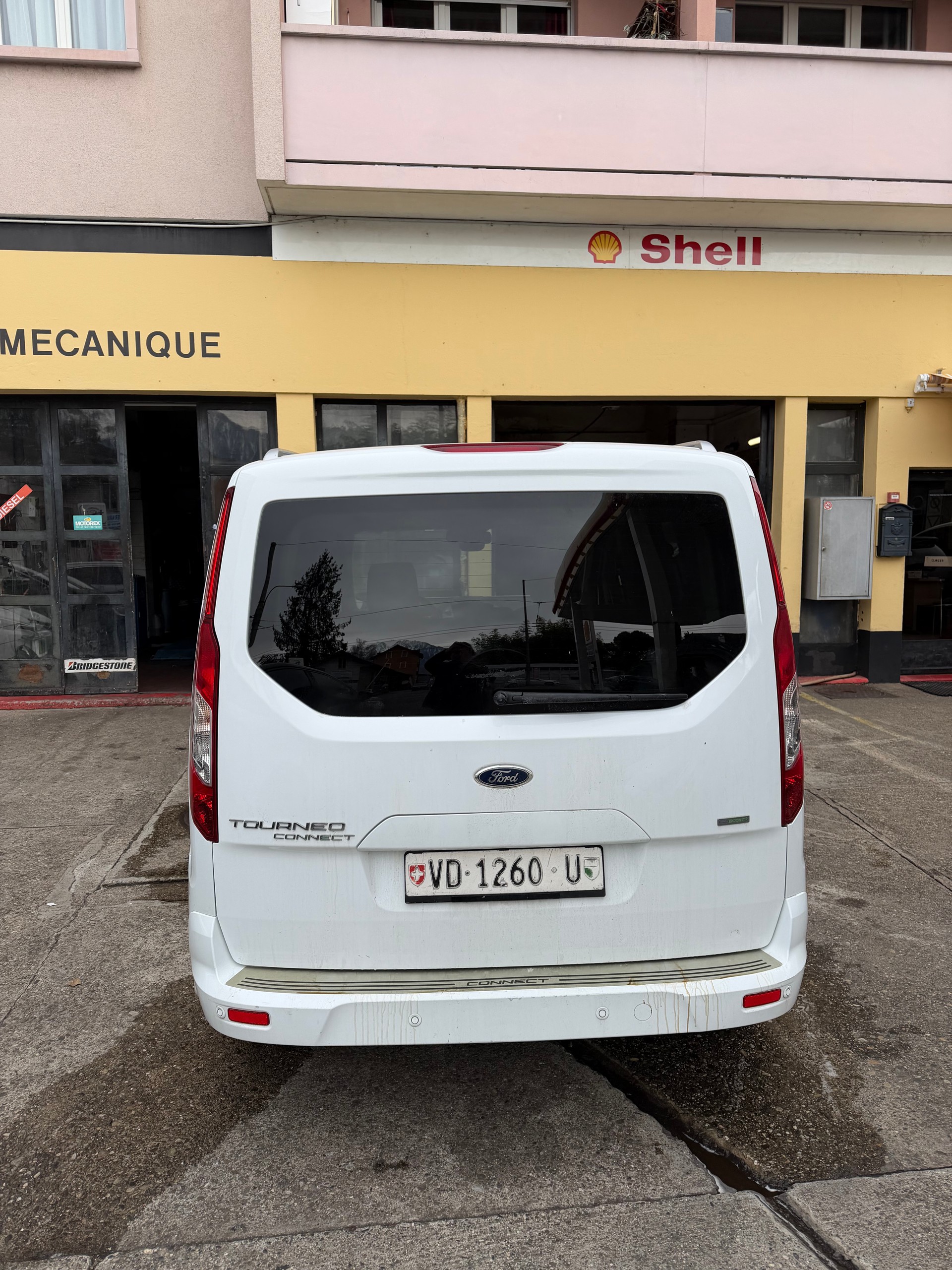 FORD Tourneo Connect 1.0 SCTi Titanium-image-4