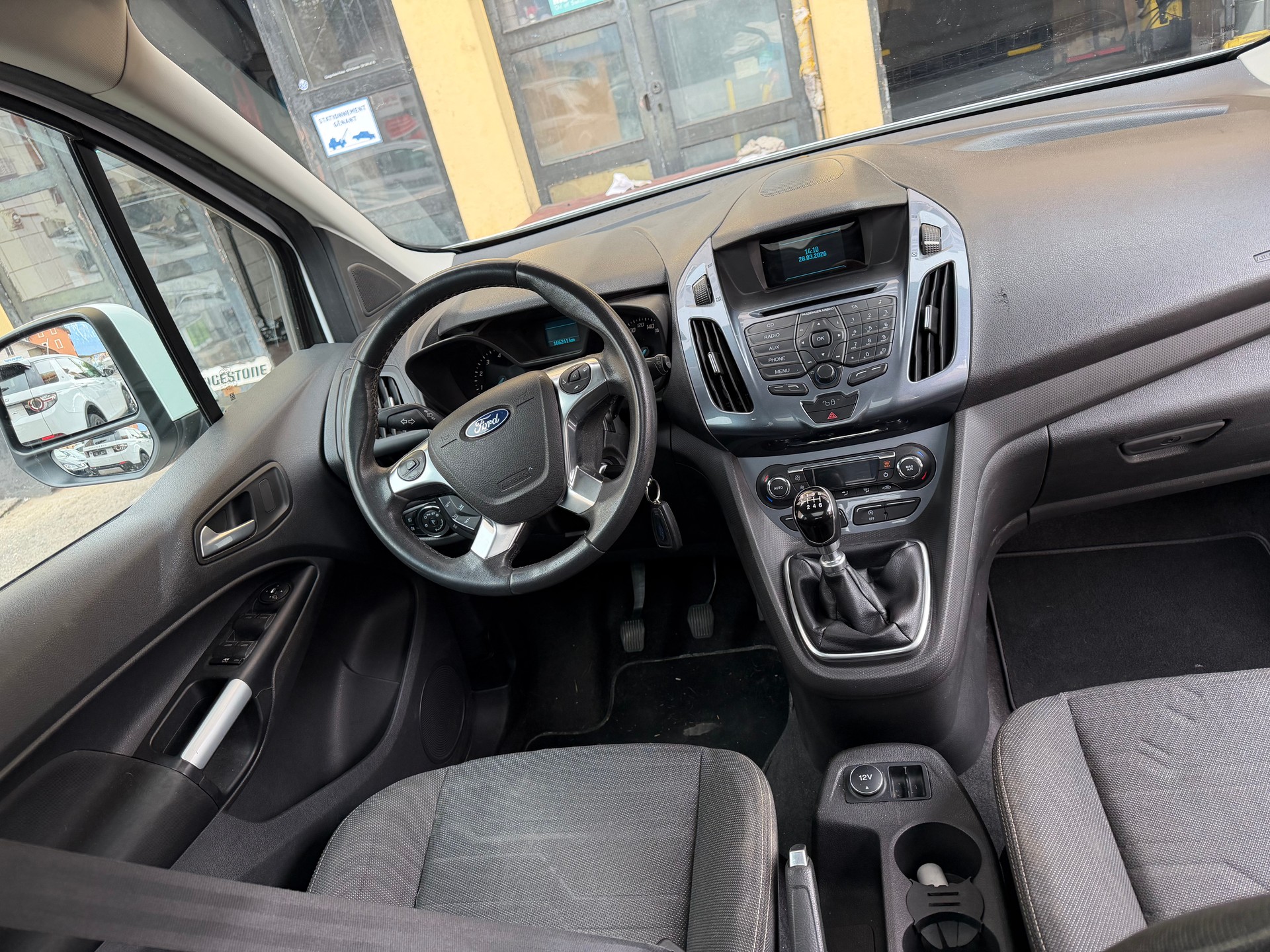FORD Tourneo Connect 1.0 SCTi Titanium-image-7