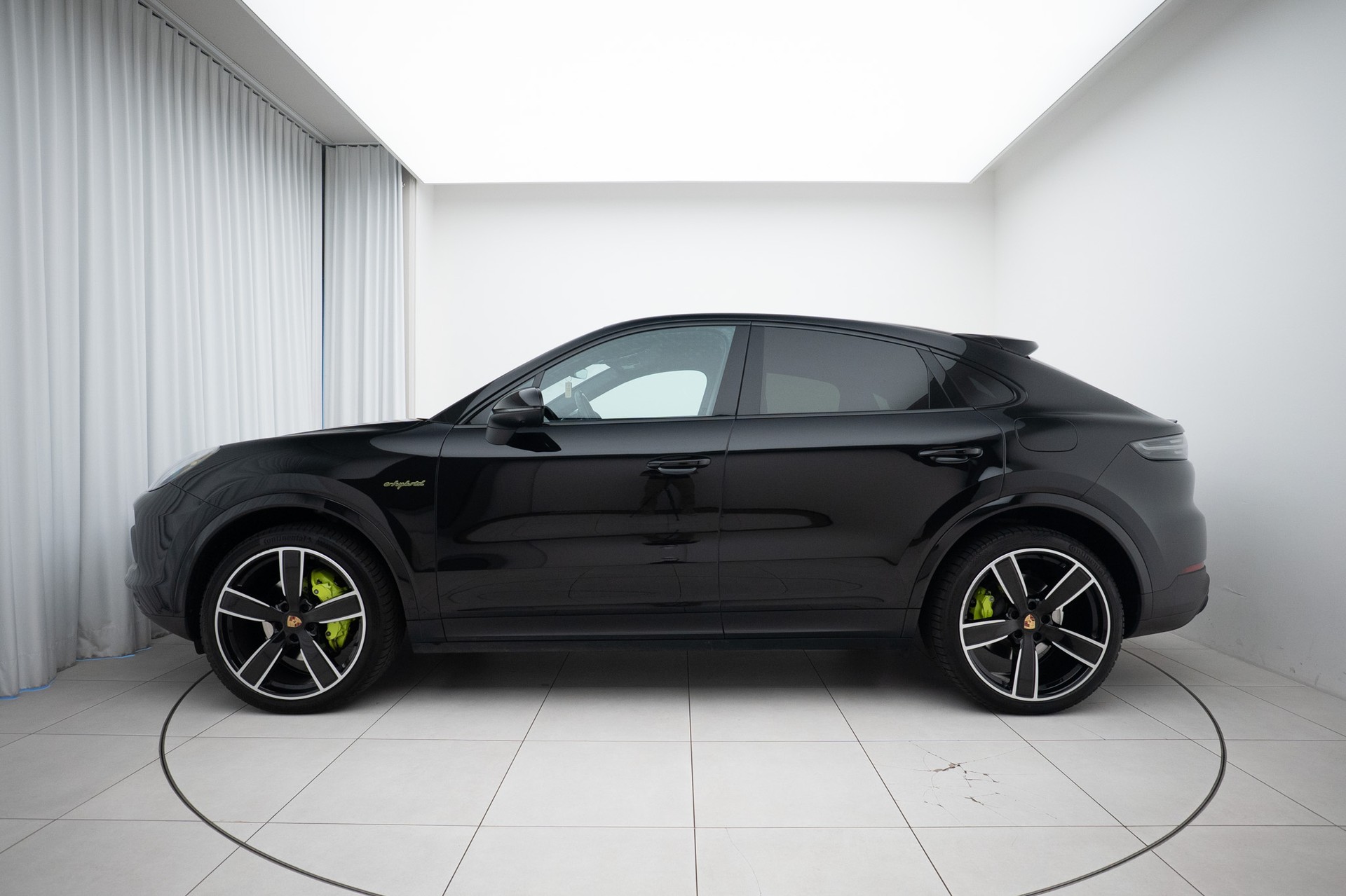 PORSCHE Cayenne Coupé E-Hybrid Platinum Edition-image-1