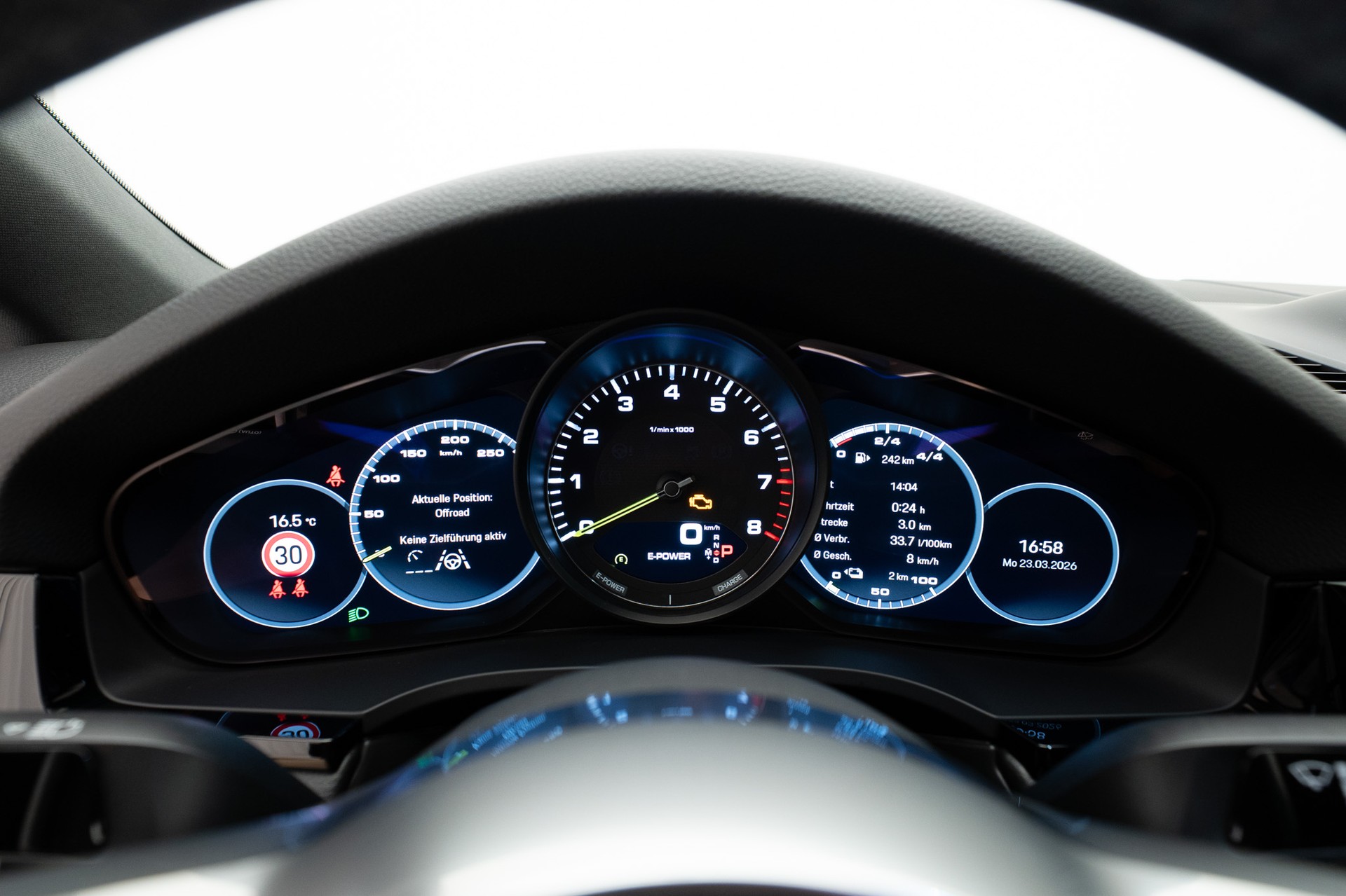 PORSCHE Cayenne Coupé E-Hybrid Platinum Edition-image-8