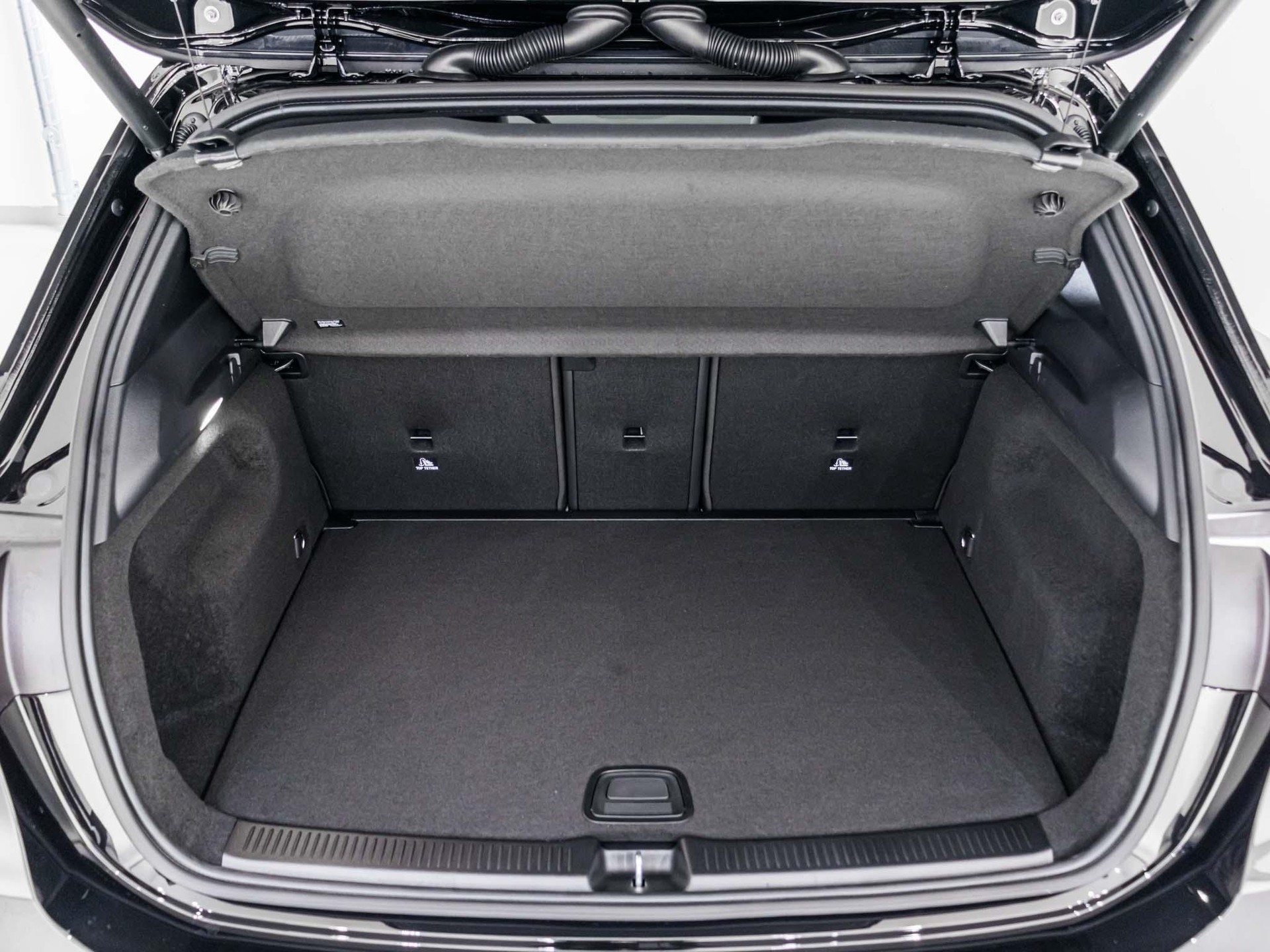 MERCEDES-BENZ B 200-image-11