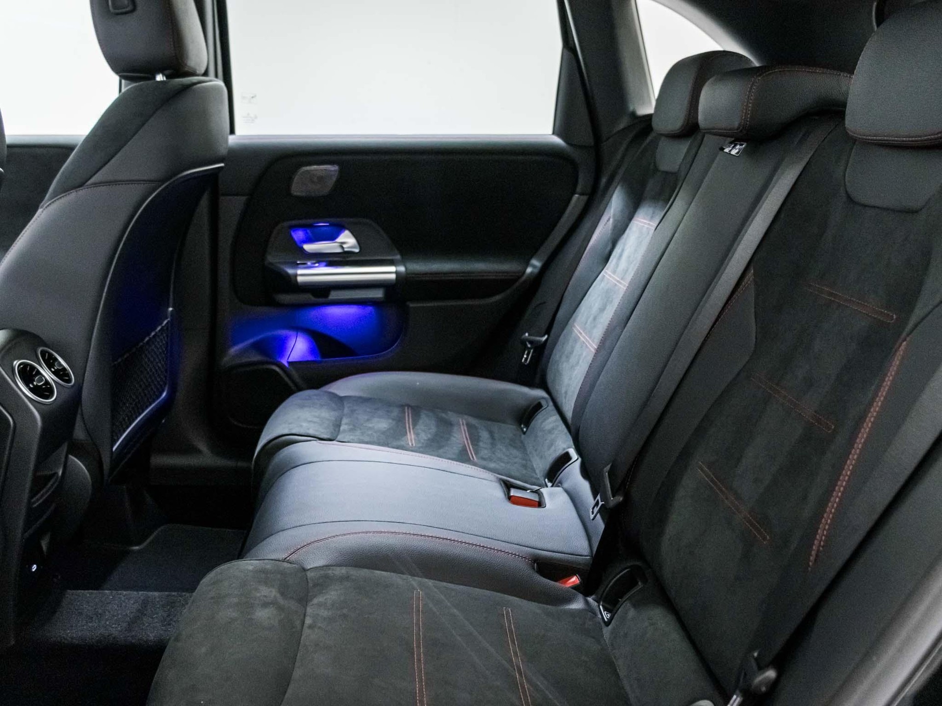 MERCEDES-BENZ B 200-image-7