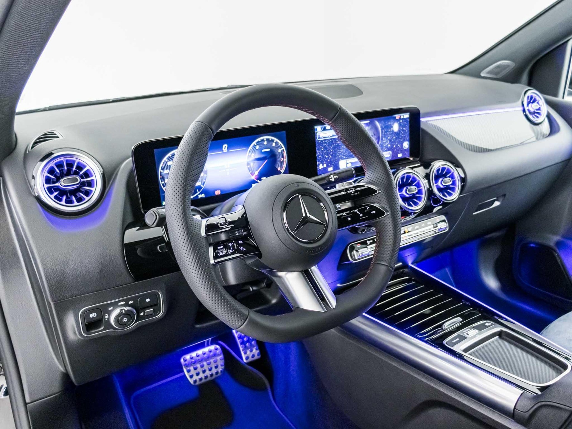 MERCEDES-BENZ B 200-image-8