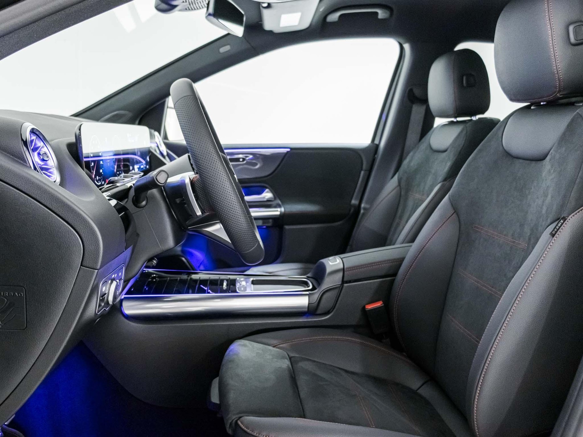 MERCEDES-BENZ B 200-image-6