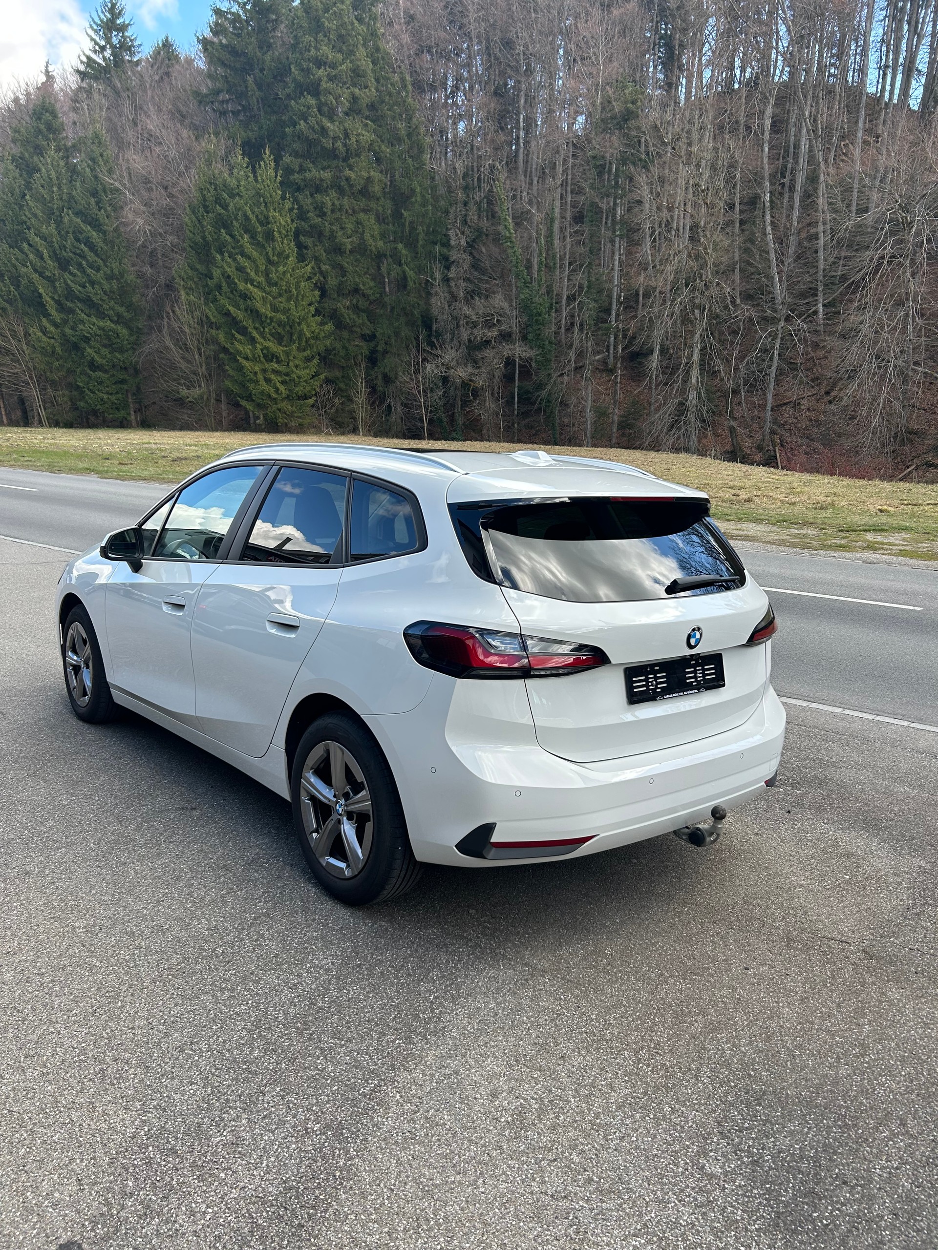 BMW 223d Active Tourer xDrive Luxury line DKG-image-6