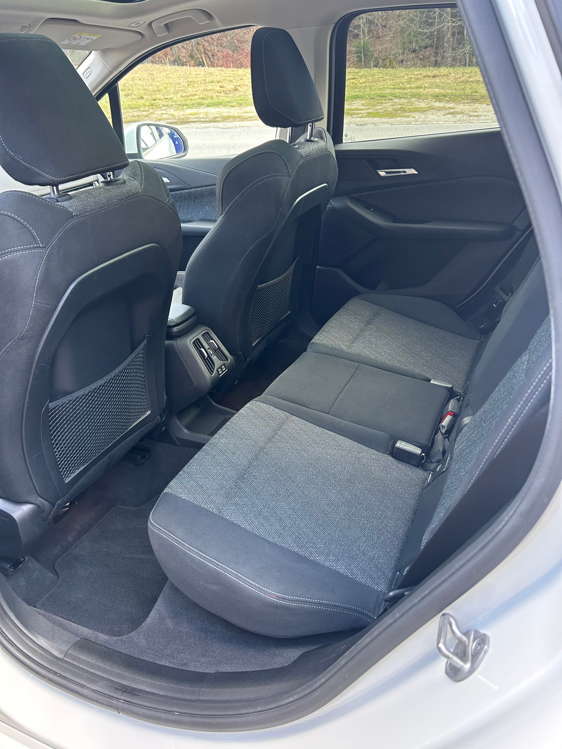 BMW 223d Active Tourer xDrive Luxury line DKG-image-9