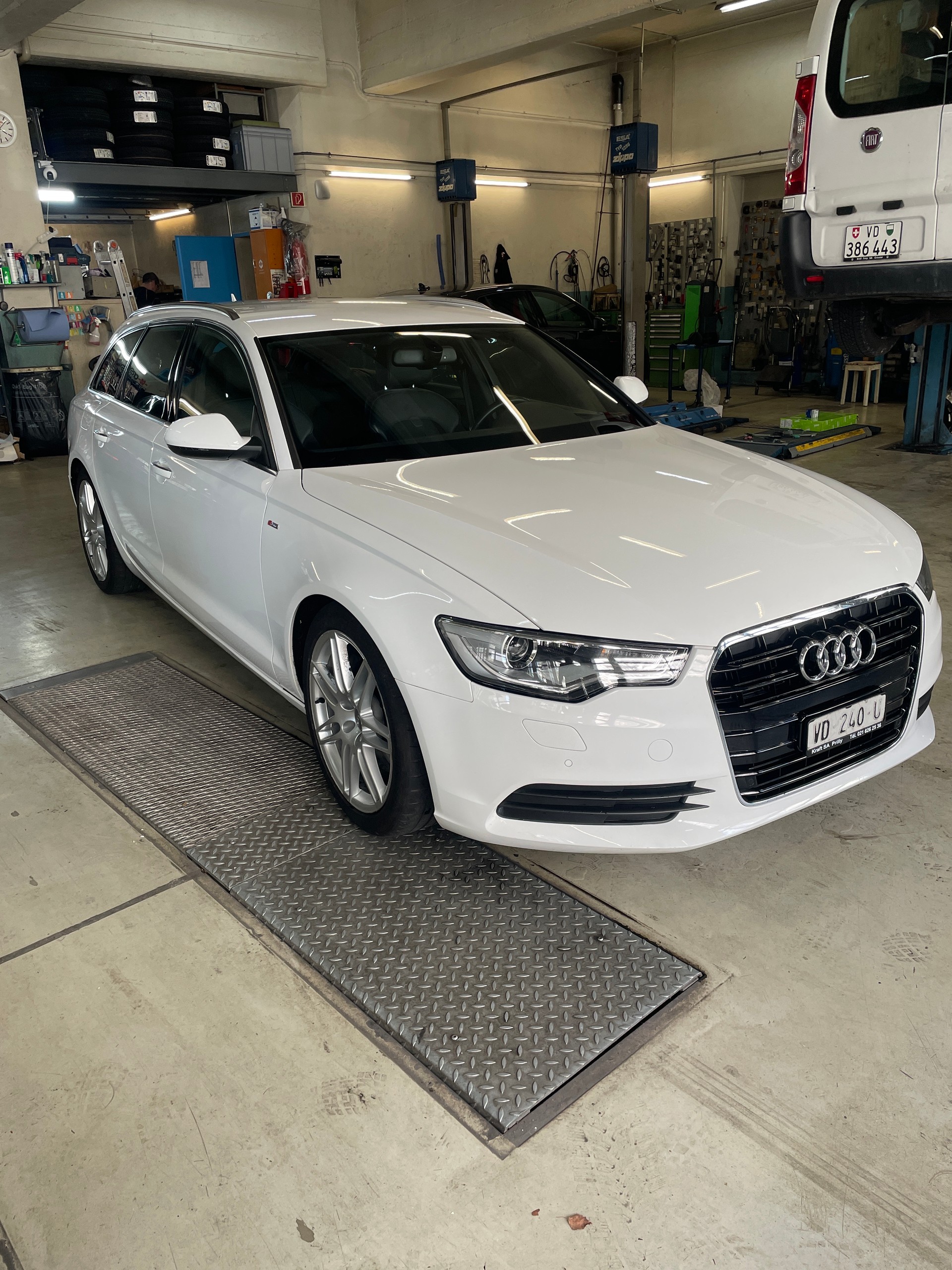 AUDI A6 Avant 3.0 TDI V6 quattro S-tronic-image-3
