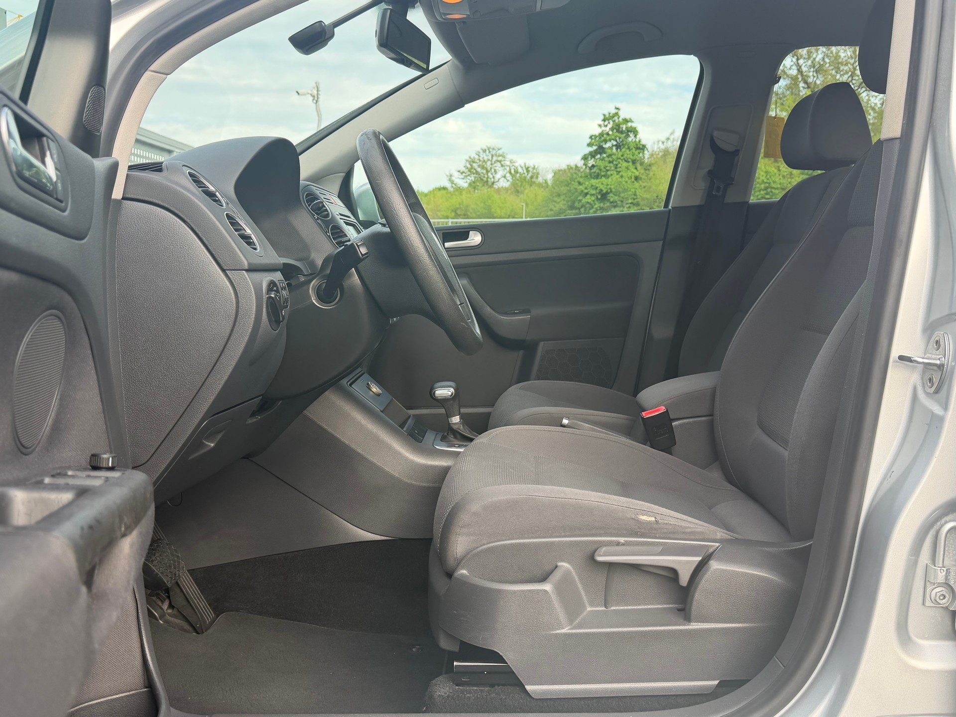 VW Golf Plus 2.0 FSI Comfortline-image-10
