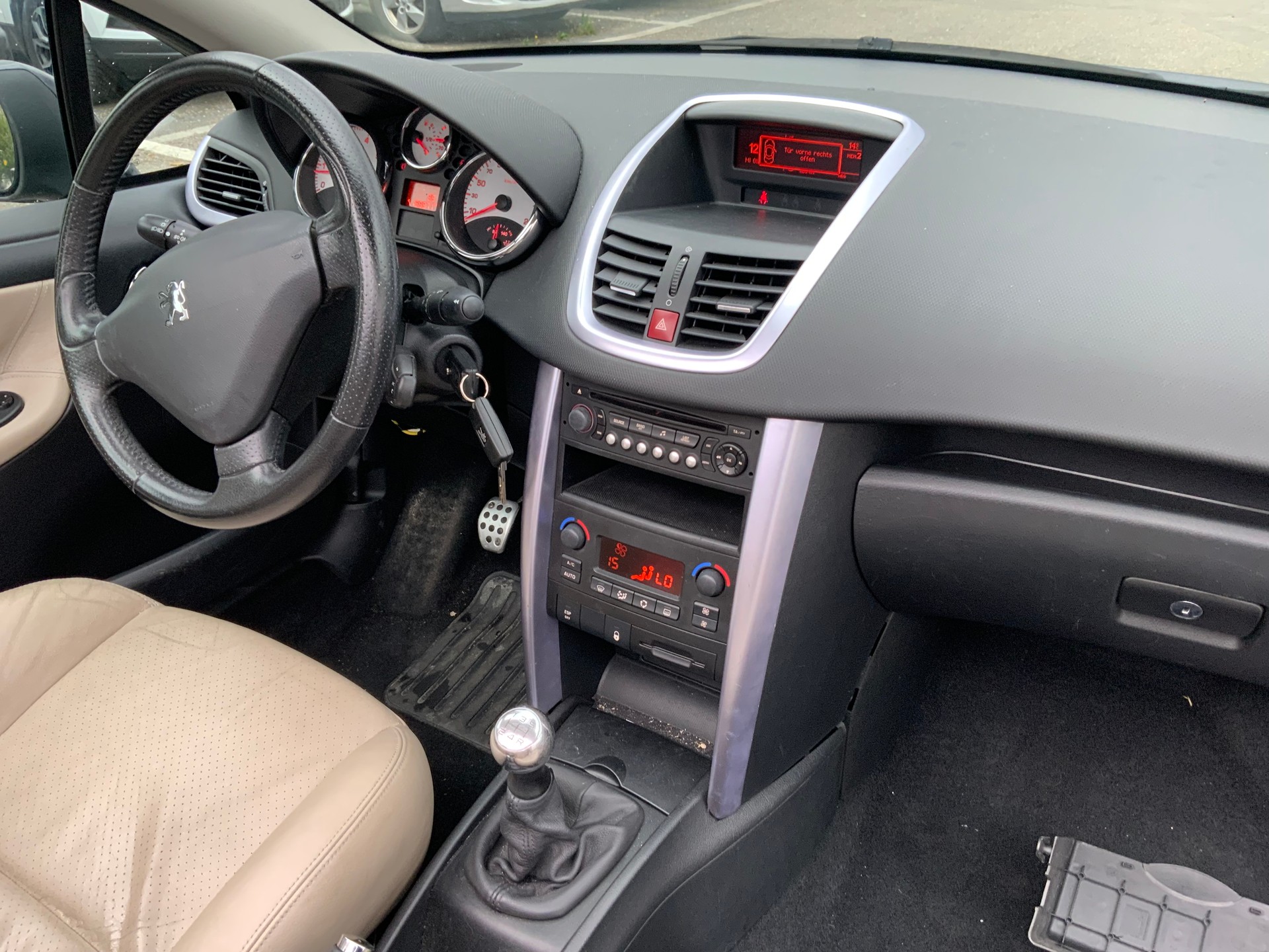PEUGEOT 207 CC 1.6 16V Sport-image-10