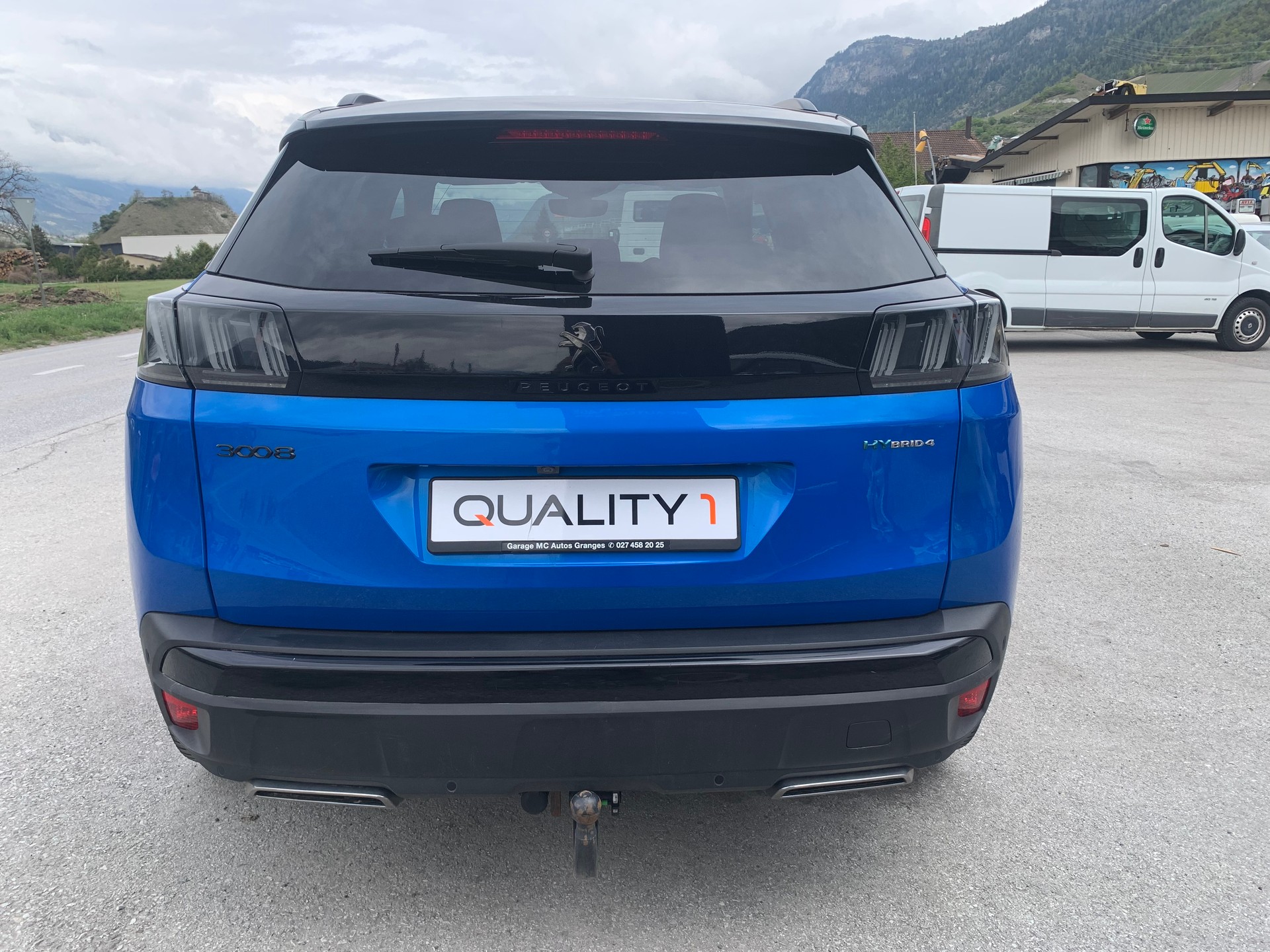 PEUGEOT 3008 300e Hybrid4 Road Trip EAT8-image-6