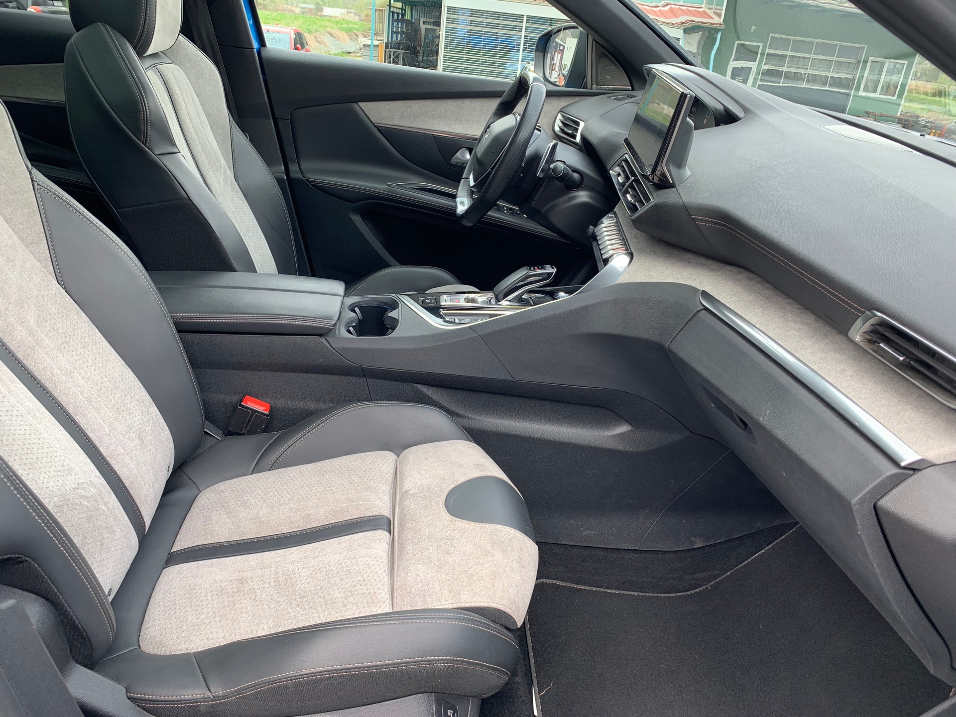 PEUGEOT 3008 300e Hybrid4 Road Trip EAT8-image-18
