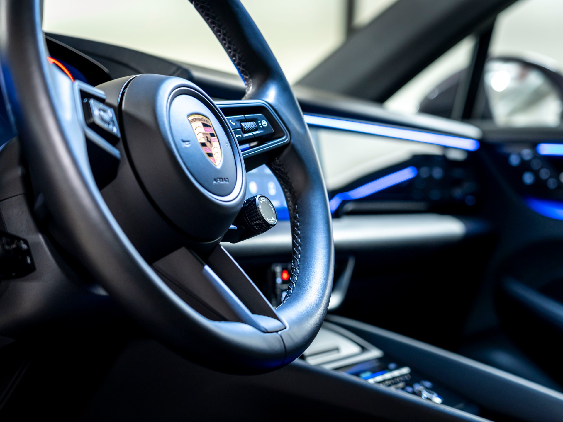 PORSCHE Macan 4 100kWh-image-17