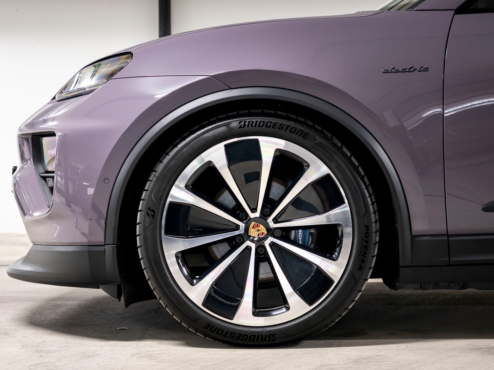 PORSCHE Macan 4 100kWh-image-9