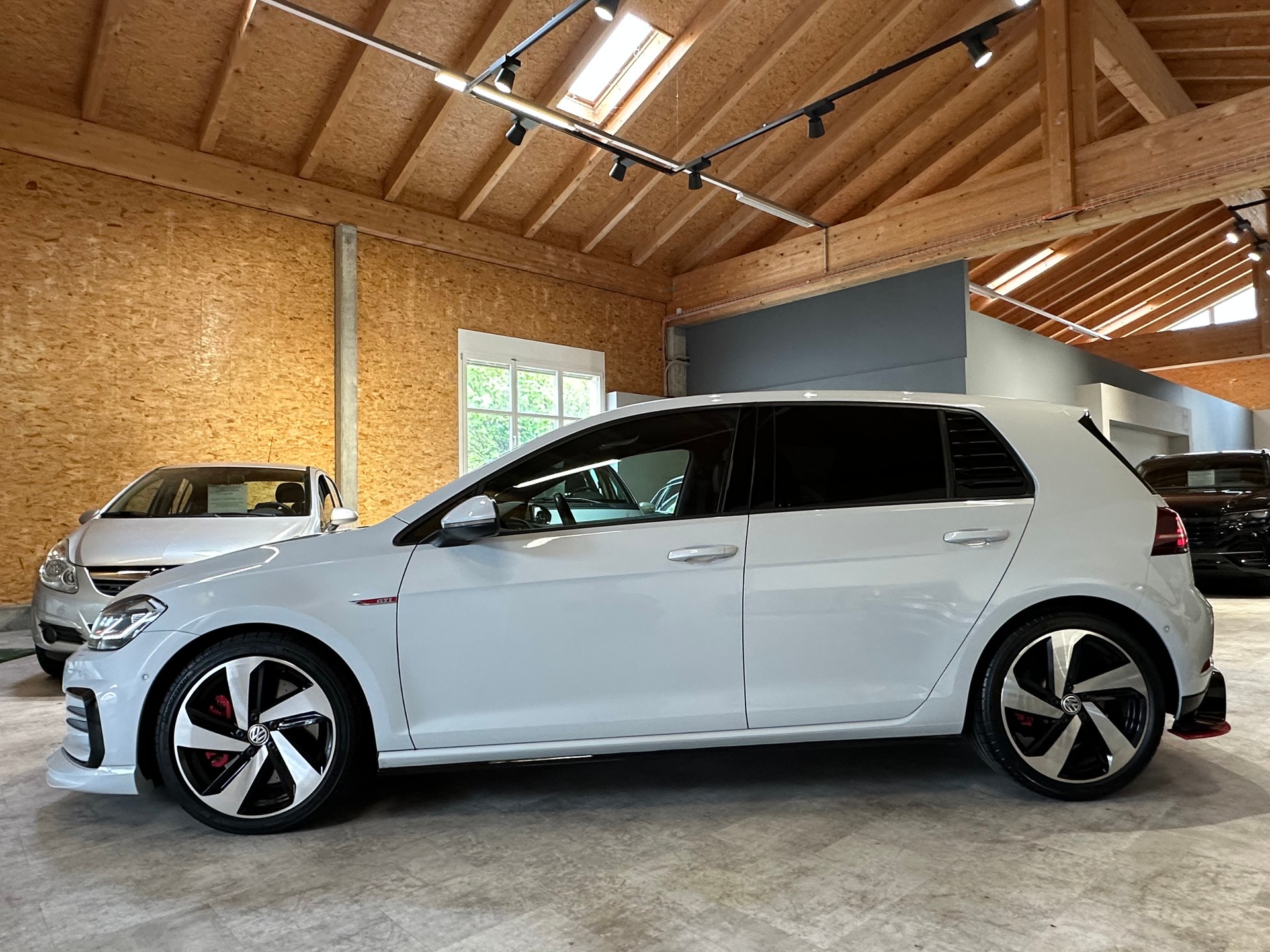 VW Golf 2.0 TSI GTI Performance DSG/APR optimiert 230 kW/313 PS/Oettinger-Aero-Kit rundum/Penibel gepflegtes Fahrzeug!-showroom-element-3