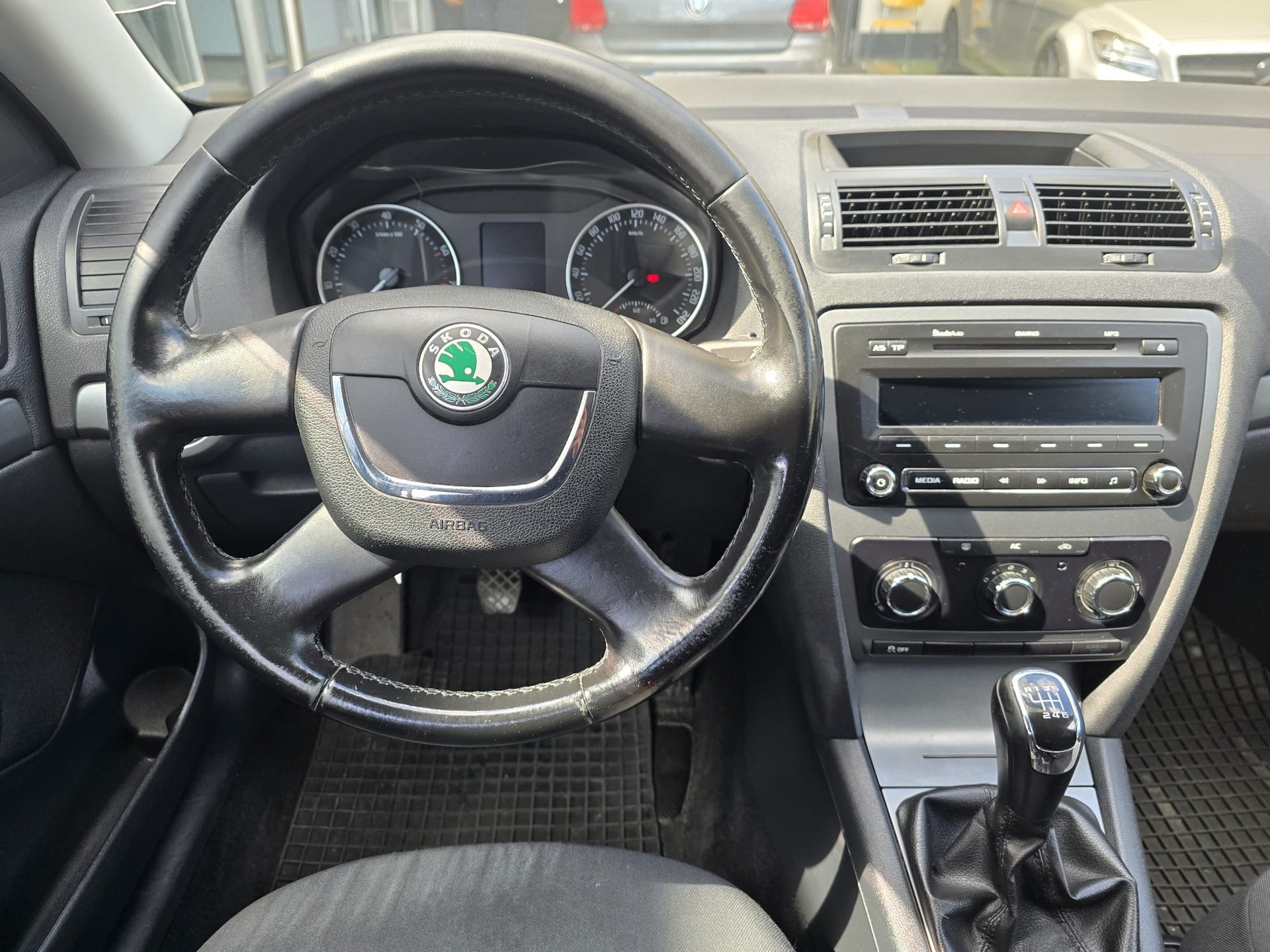 SKODA Octavia Combi 1.2 TSI Clever-image-14