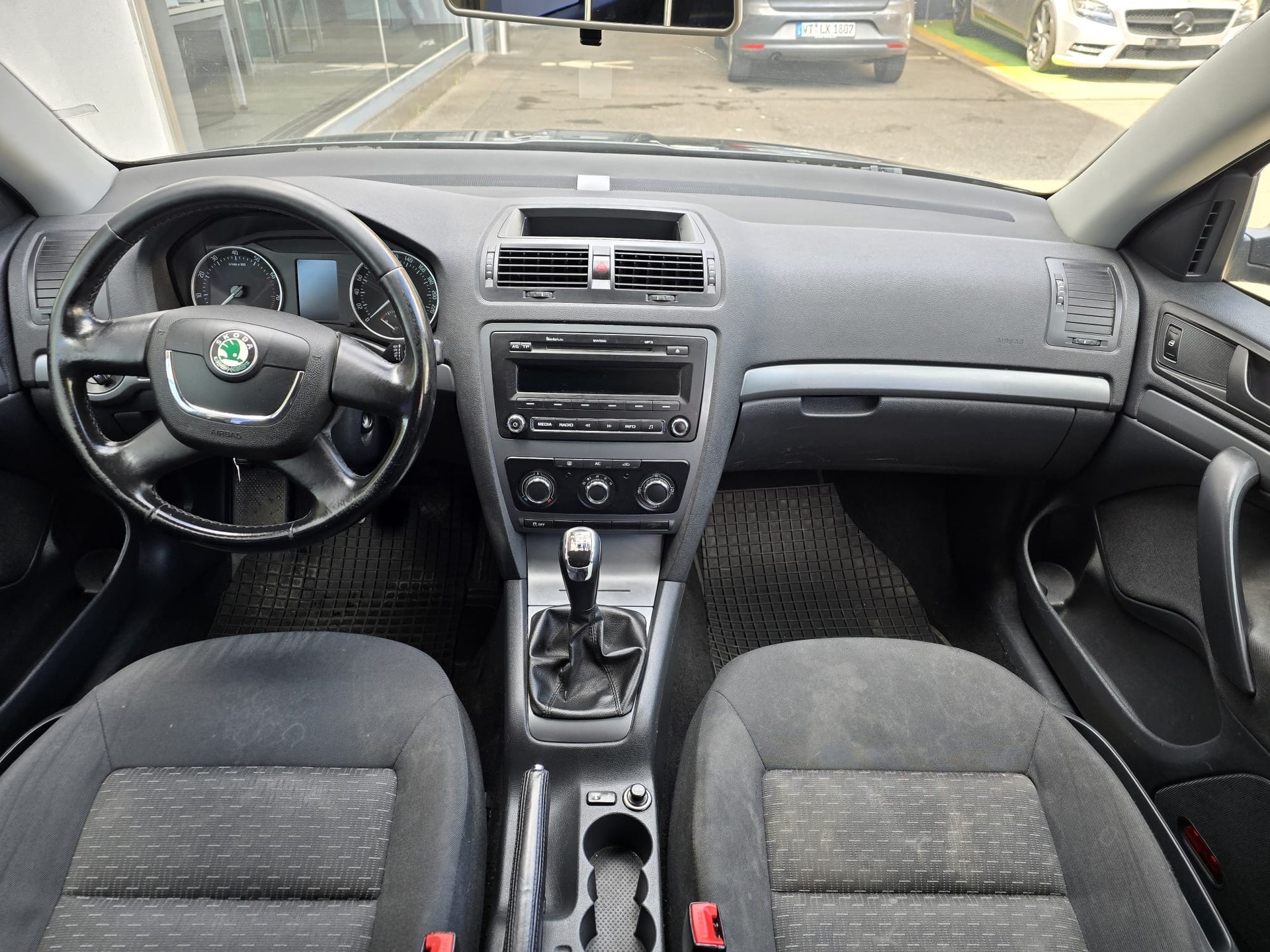 SKODA Octavia Combi 1.2 TSI Clever-image-10