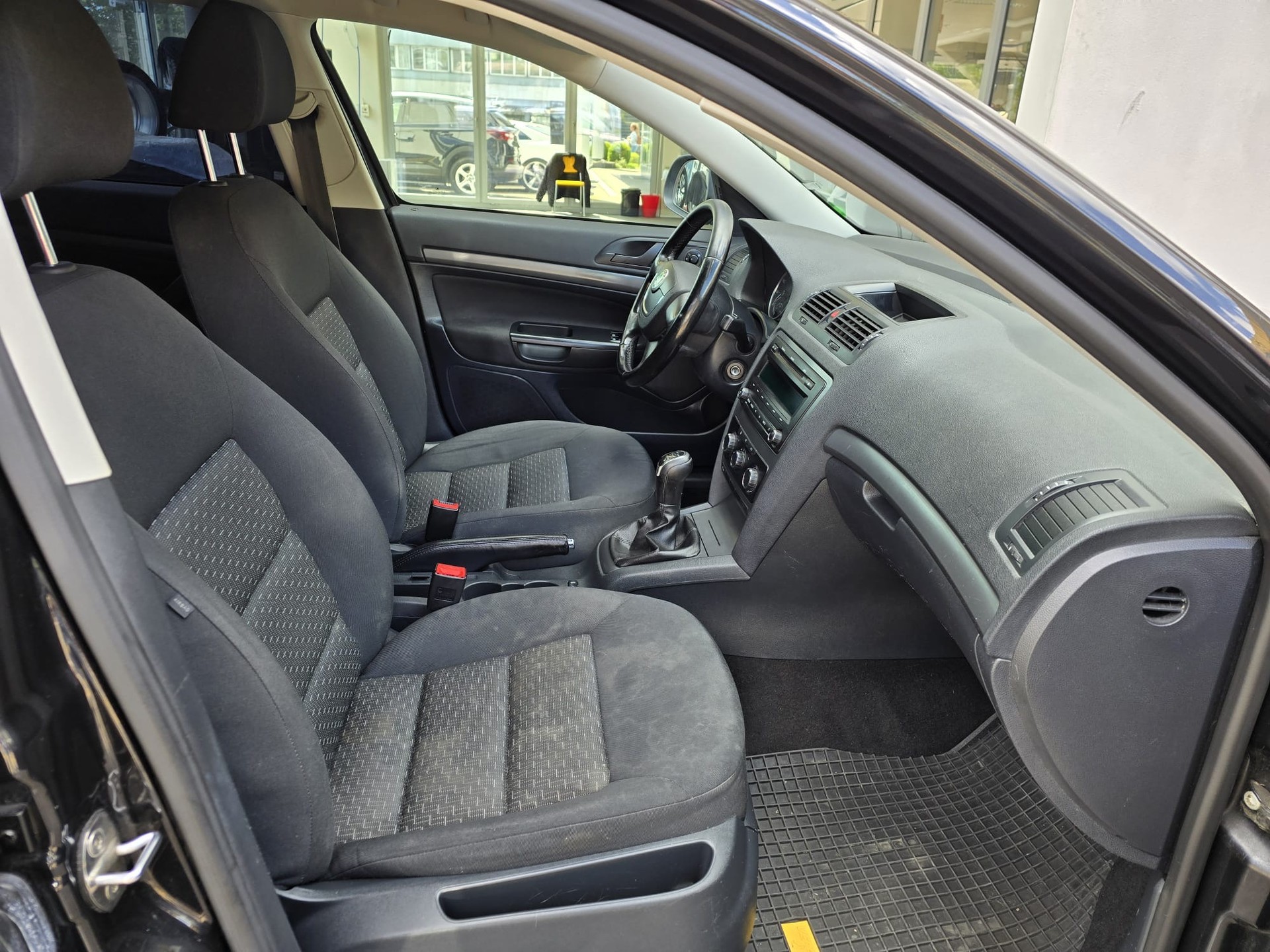 SKODA Octavia Combi 1.2 TSI Clever-image-11