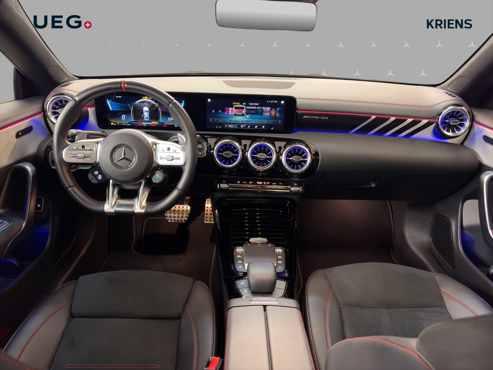 MERCEDES-BENZ CLA 35 4M - AMG / Multibeam LED / Rückfahrkamera / Panorama-Dach-image-10