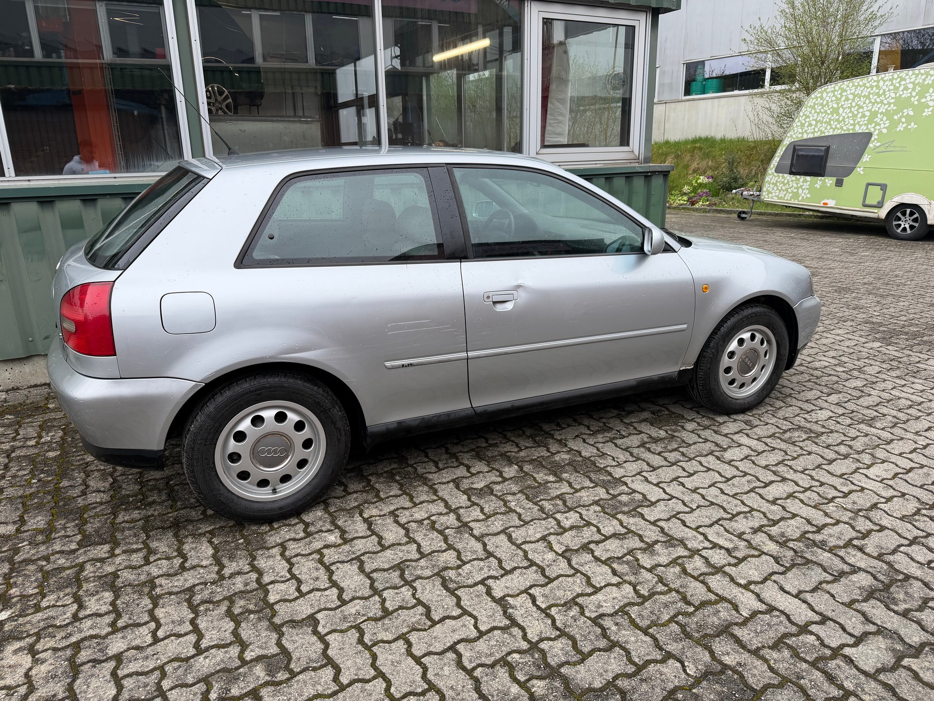 AUDI A3 1.6 Ambition-image-1