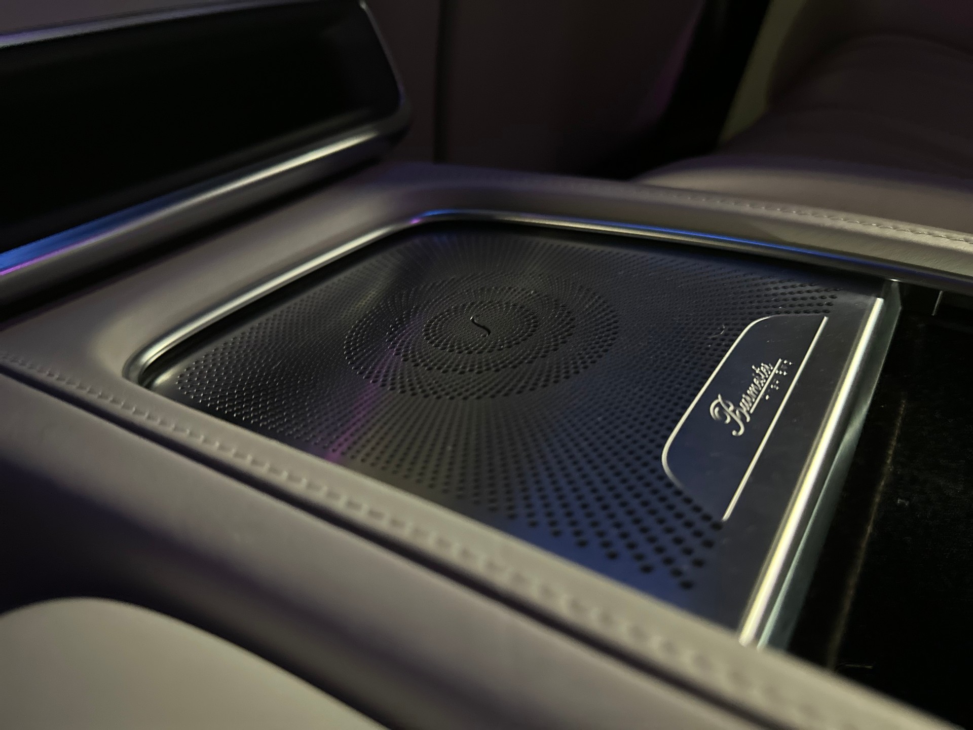 MERCEDES-BENZ S 63 AMG Coupé 4Matic Speedshift MCT / ** Keramik Bremsen / Carbon Paket / Burmester 3D **-image-24