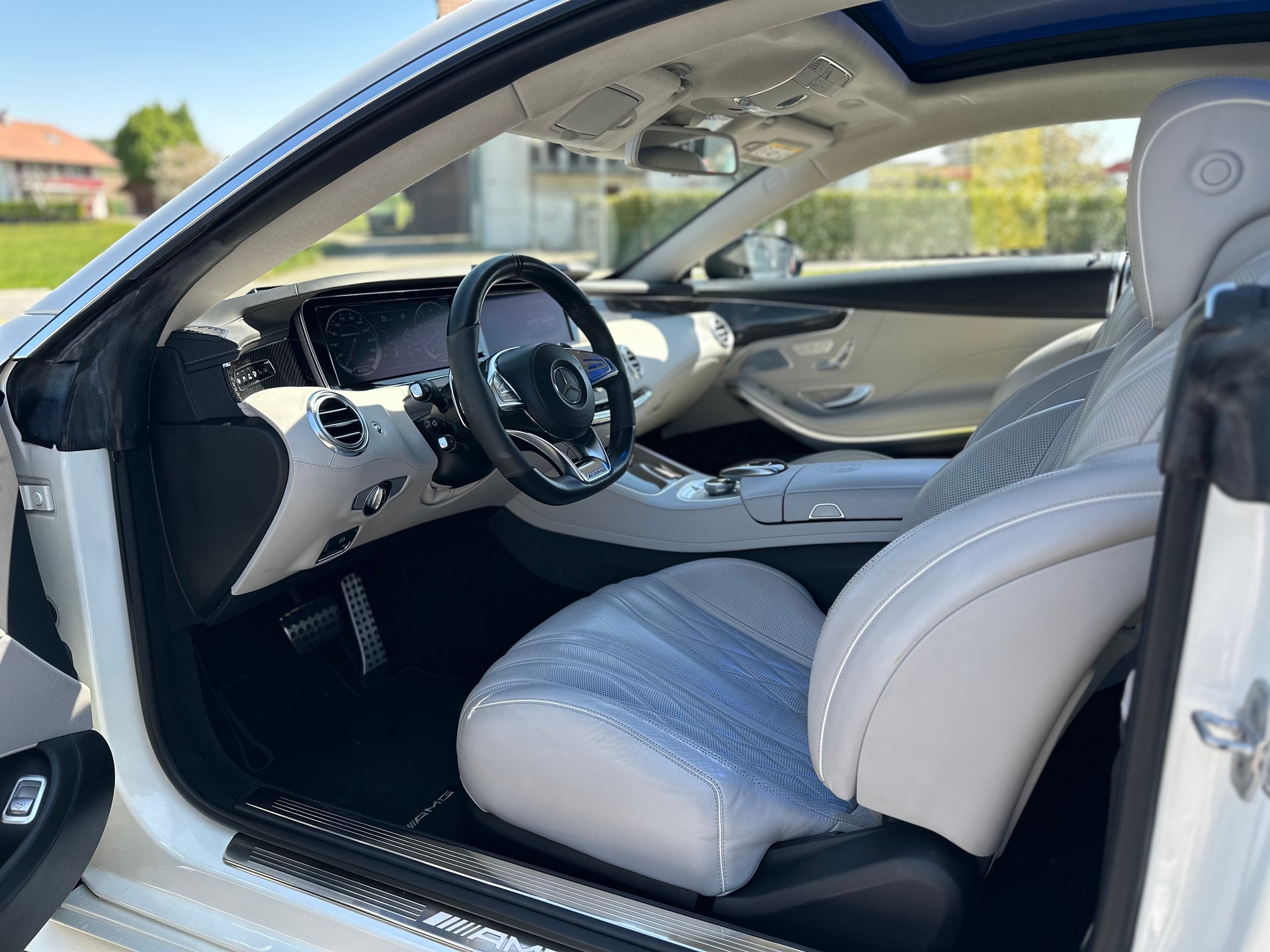 MERCEDES-BENZ S 63 AMG Coupé 4Matic Speedshift MCT / ** Keramik Bremsen / Carbon Paket / Burmester 3D **-image-28