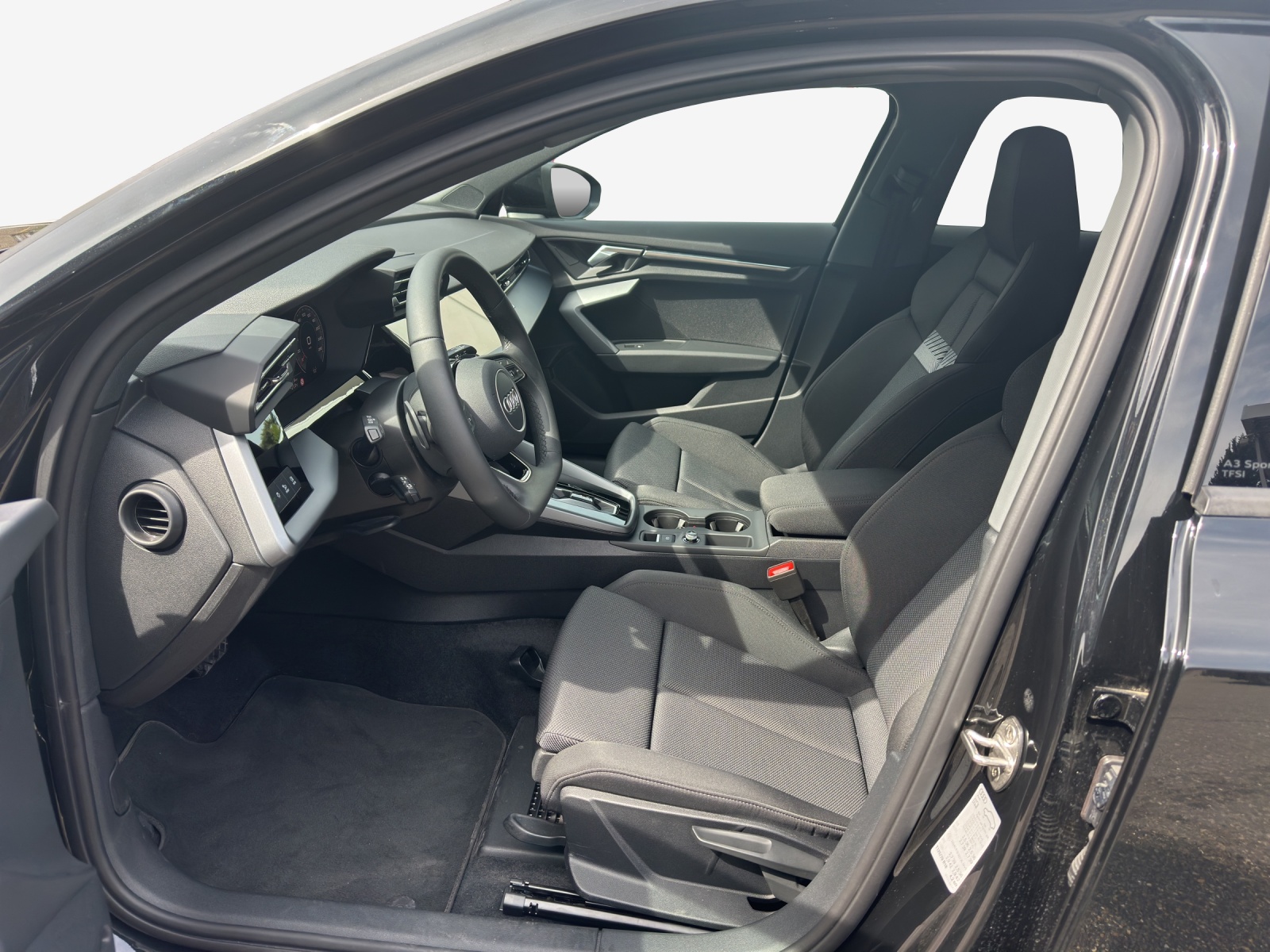 AUDI A3 Sportback 35 TFSI Attraction S-tronic-image-7