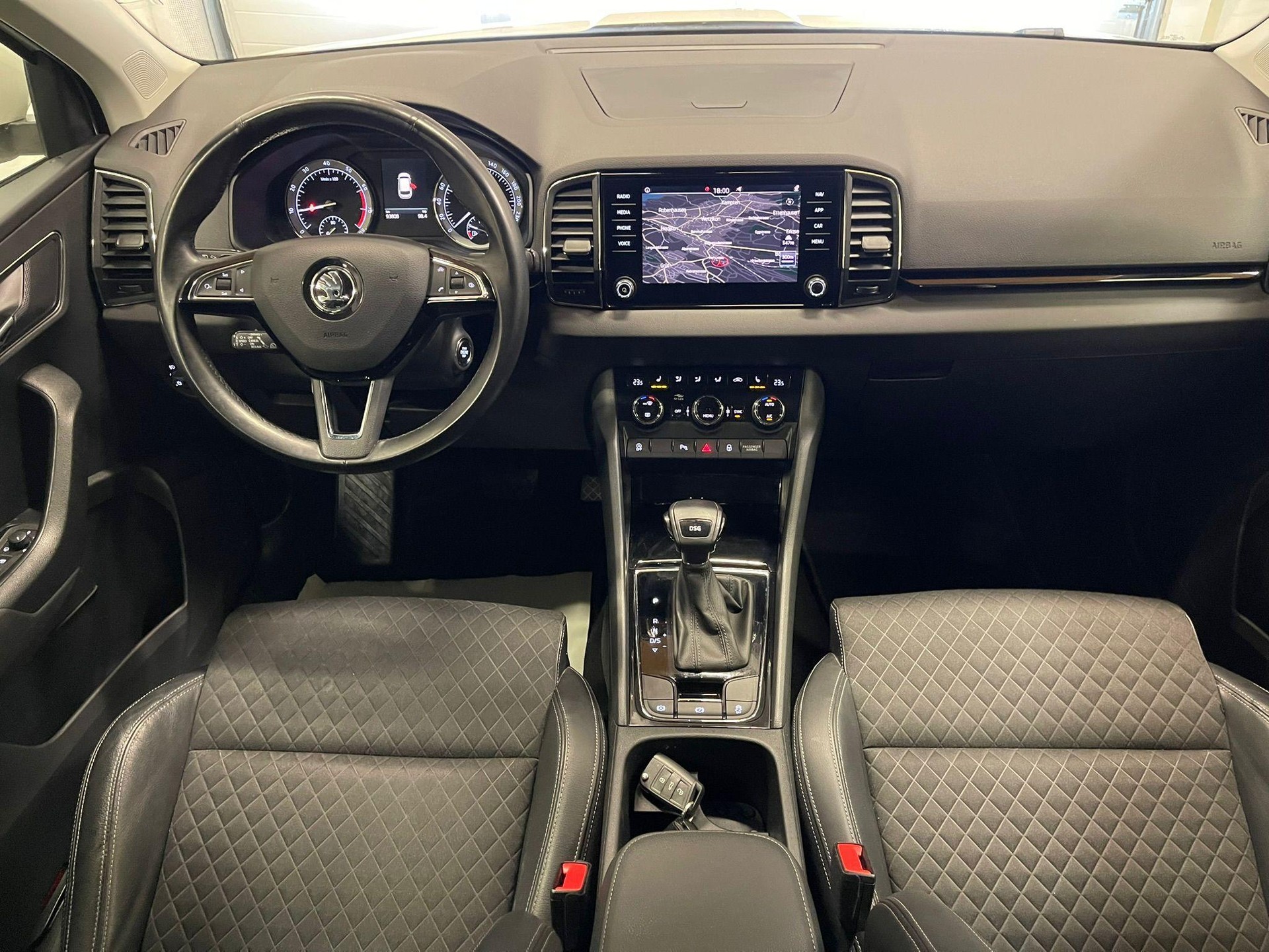 SKODA Karoq 1.5 TSI Style DSG-image-12